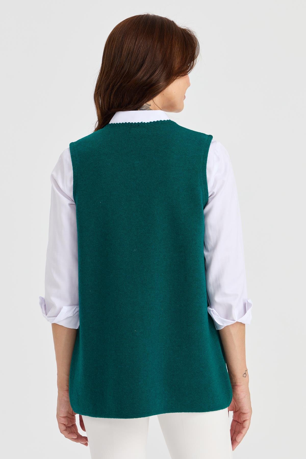 23000Kadın Sıfır Yaka Kenarı Dantel İşlemeli Yün Yelek K.Ö.başı