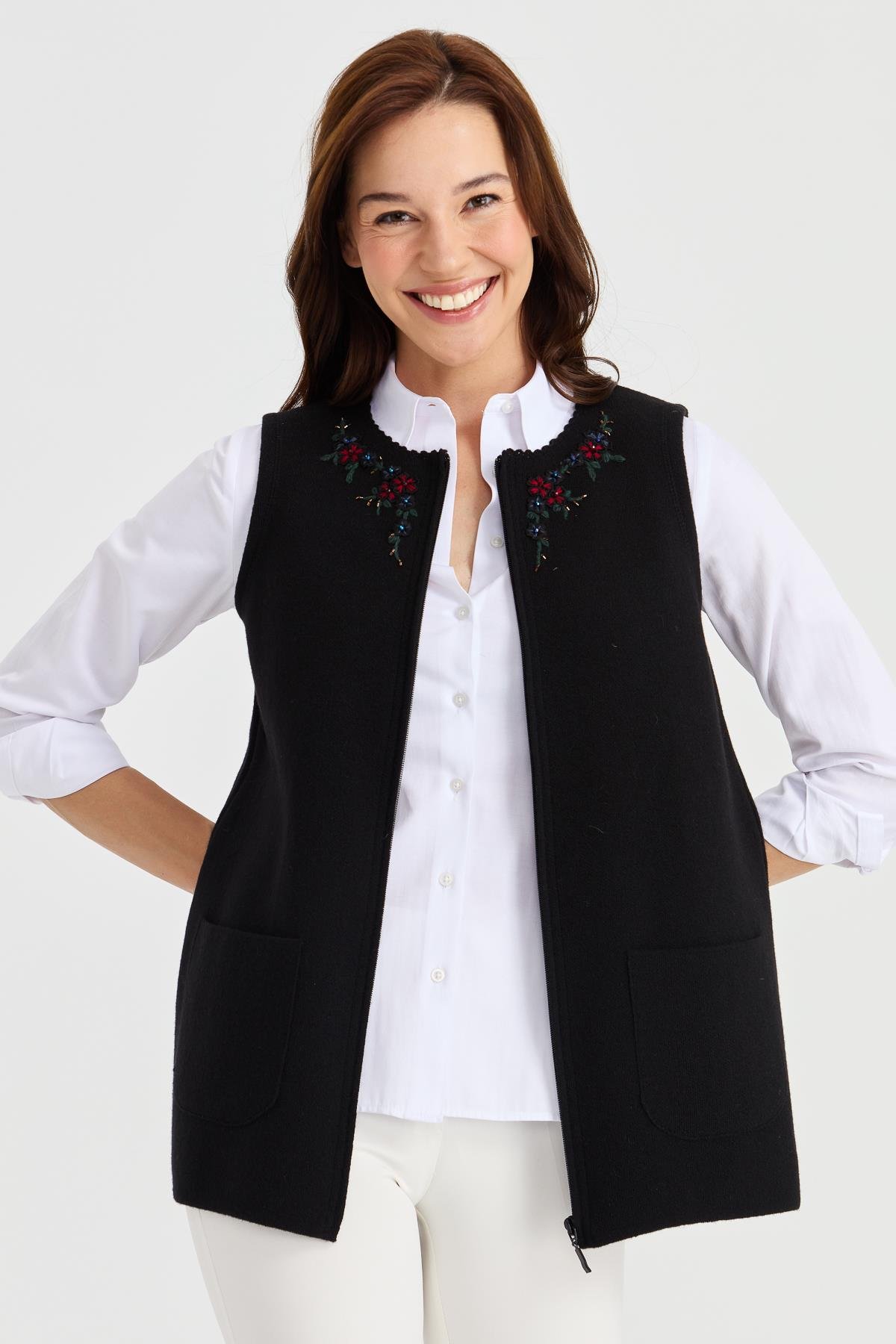 23000Kadın Sıfır Yaka Kenarı Dantel İşlemeli Yün Yelek Siyah