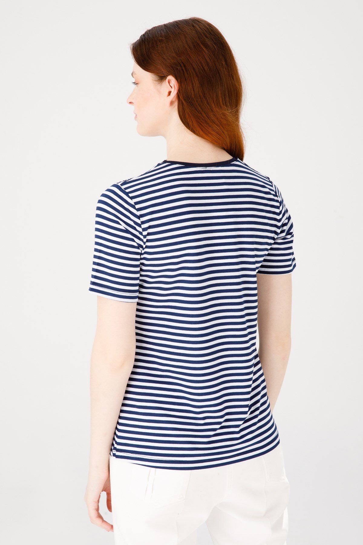 KADIN SIFIR YAKA KISA KOL ÇİÇEK BASKILI ÇİZGİLİ PENYE BLUZ LACİVERT