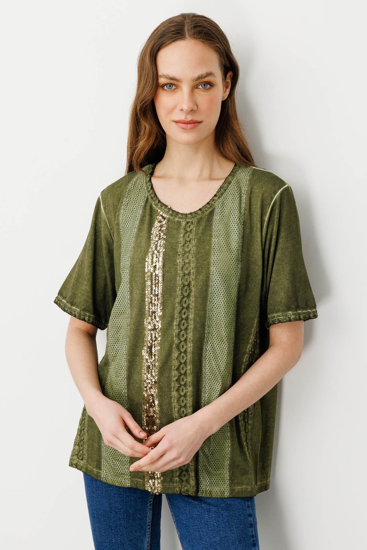 20807Kadın Sıfır Yaka Kısa Kol Deri İşlemeli Penye Bluz Haki