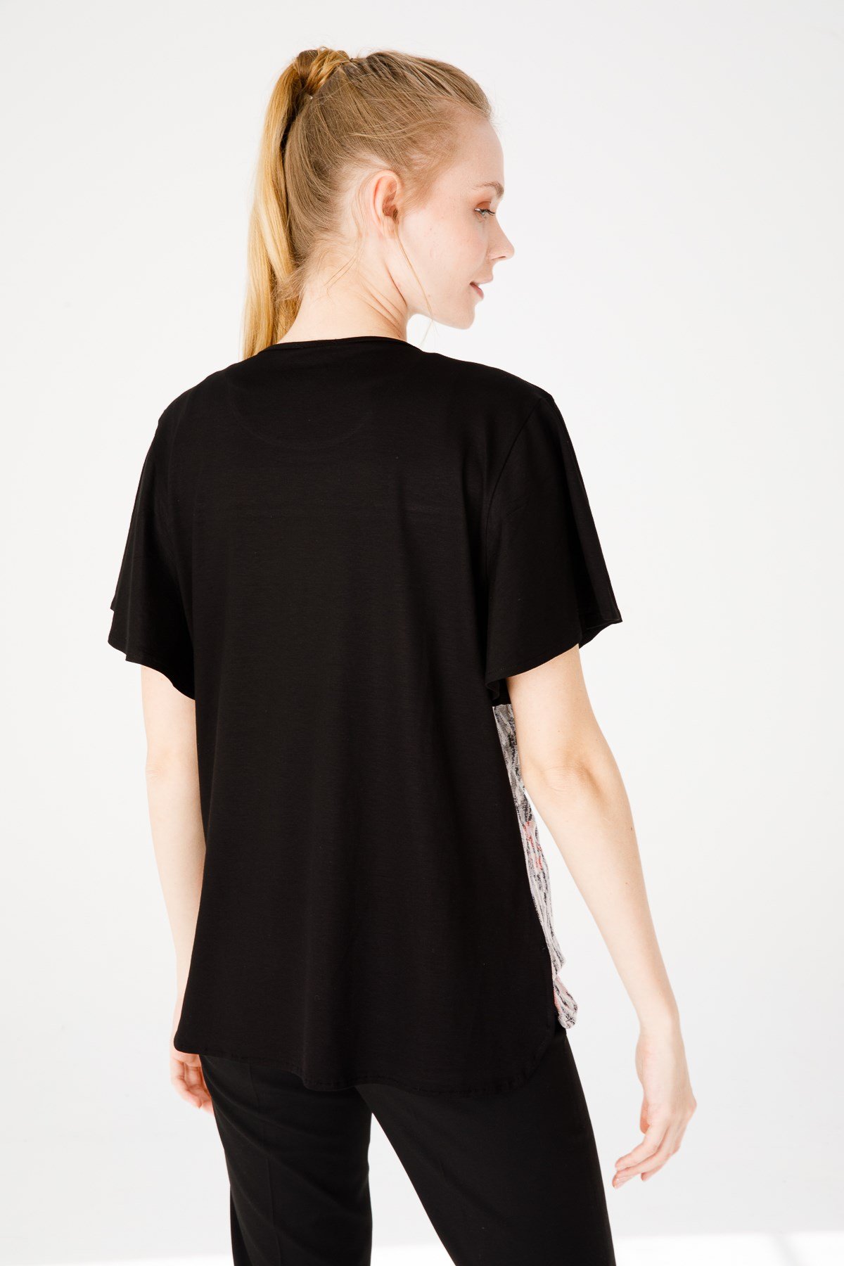 21878Kadın Sıfır Yaka Kısa Kol Desenli Penye Bluz Siyah