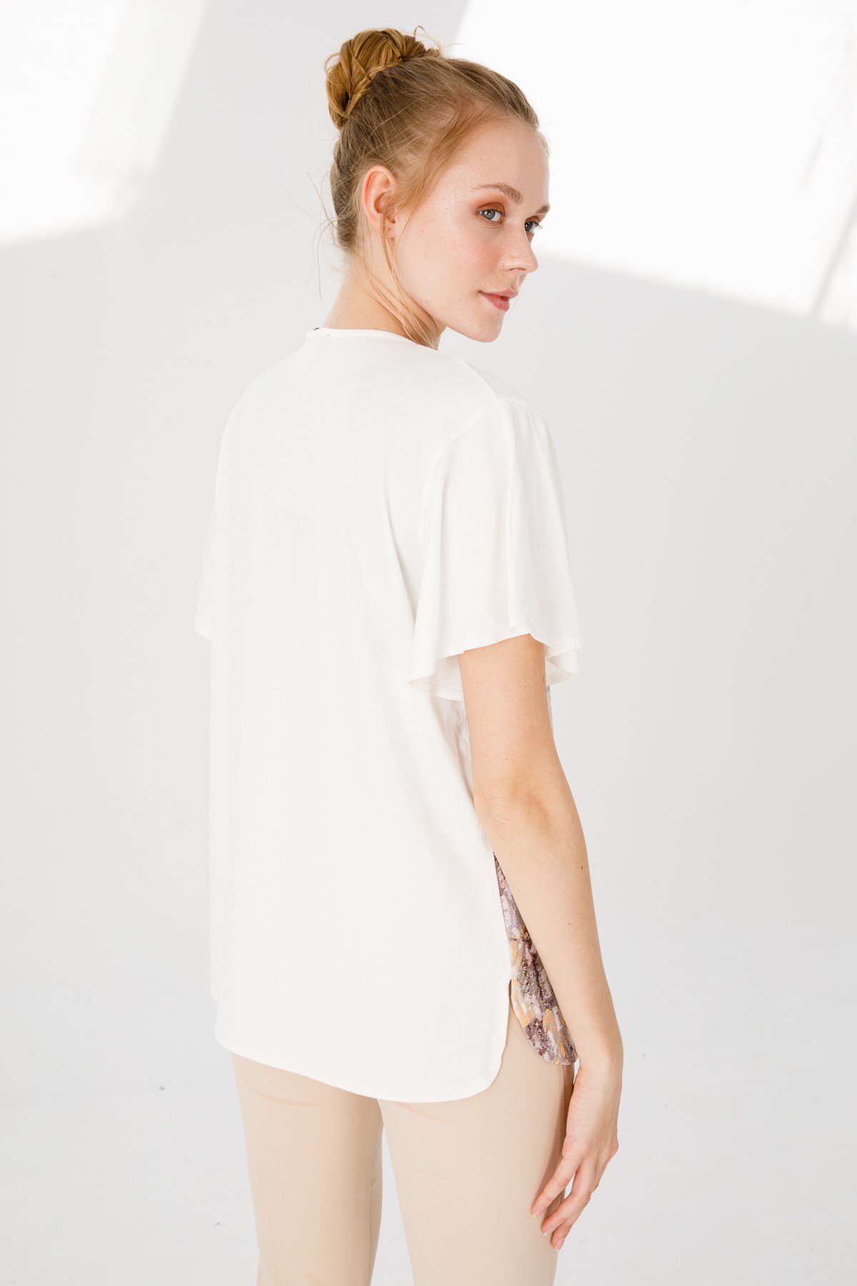 KADIN SIFIR YAKA KISA KOL DESENLİ PENYE BLUZ KEMİK