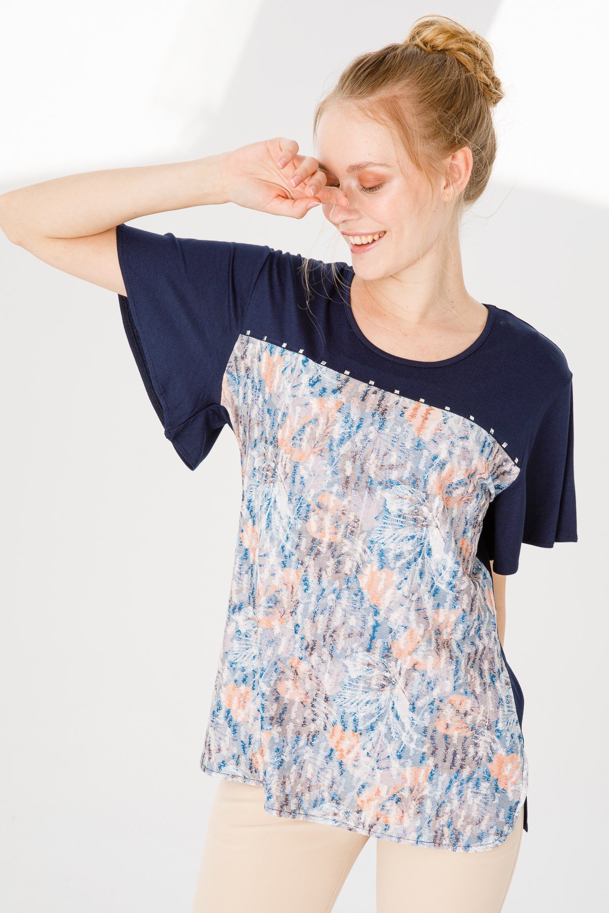 KADIN SIFIR YAKA KISA KOL DESENLİ PENYE BLUZ LACİVERT