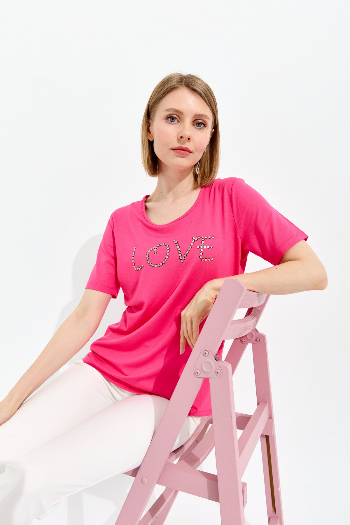 9868Женская футболка из хлопка с круглым вырезом, короткими рукавами и надписью Love, фуксия