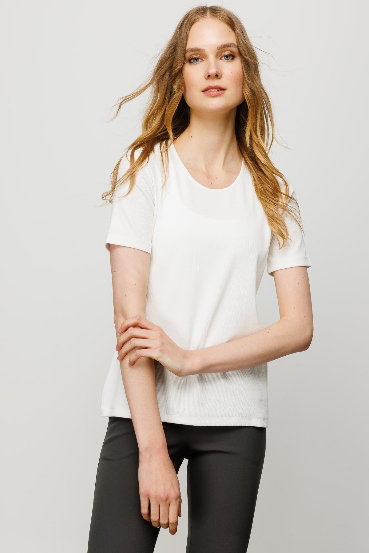 23755Kadın Sıfır Yaka Kısa Kol Pamuk Kaşkorse T-shirt Beyaz