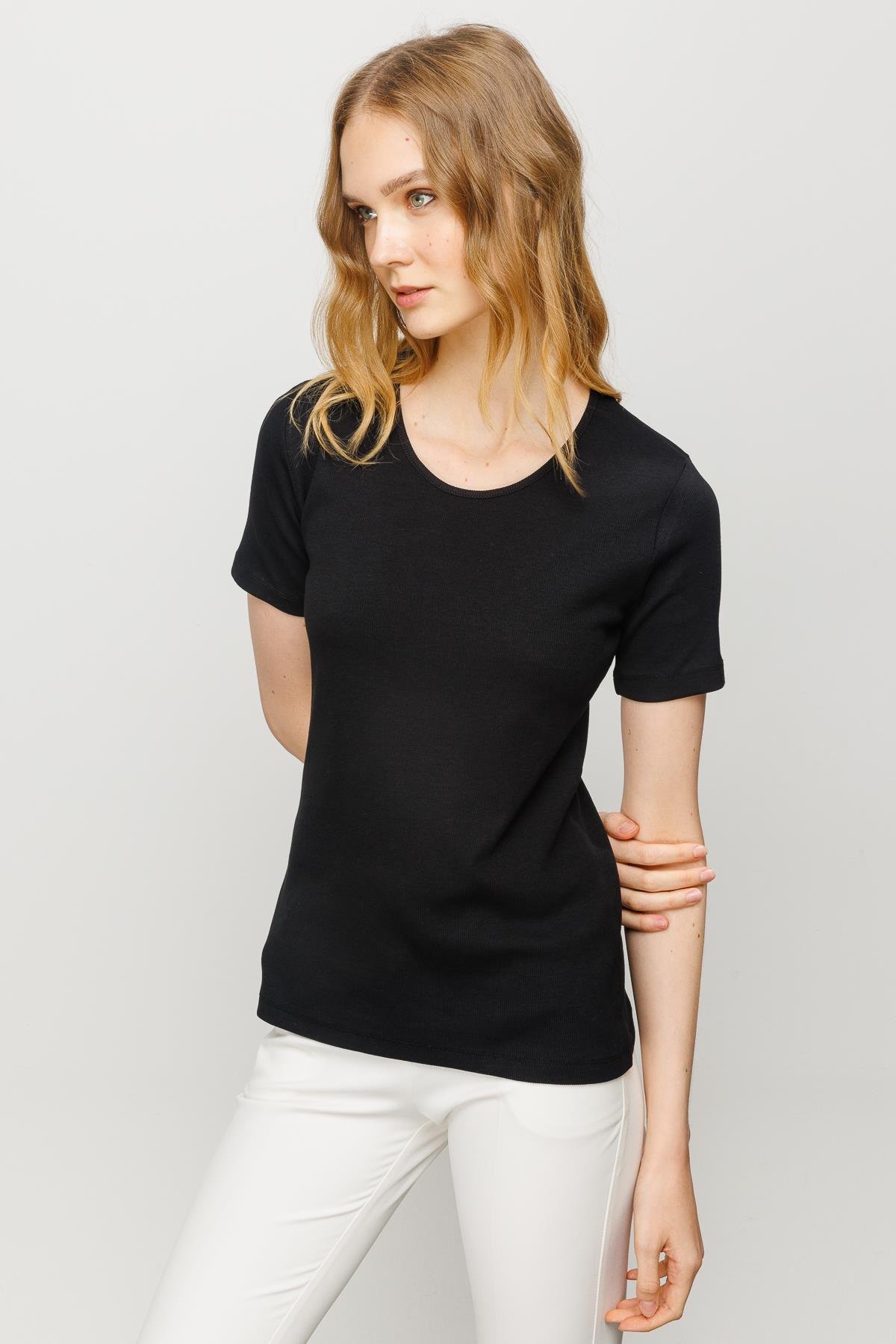 23755Kadın Sıfır Yaka Kısa Kol Pamuk Kaşkorse T-shirt Siyah