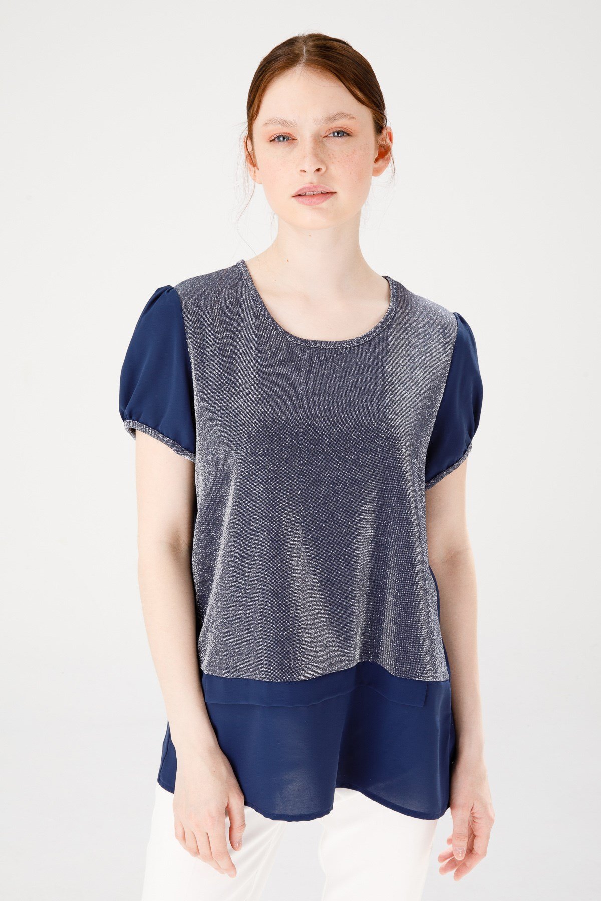 KADIN SIFIR YAKA KISA KOL PARLAK KUMAŞ BLUZ LACİVERT