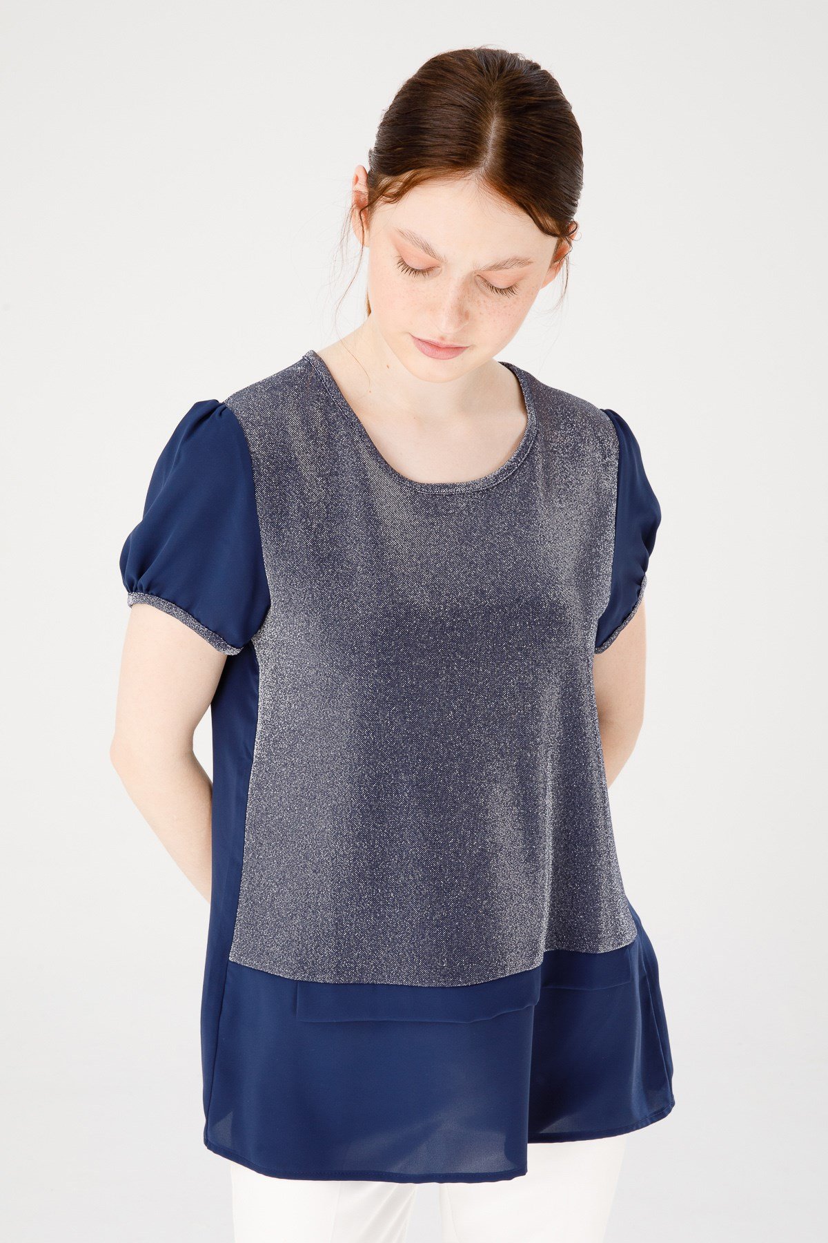 KADIN SIFIR YAKA KISA KOL PARLAK KUMAŞ BLUZ LACİVERT