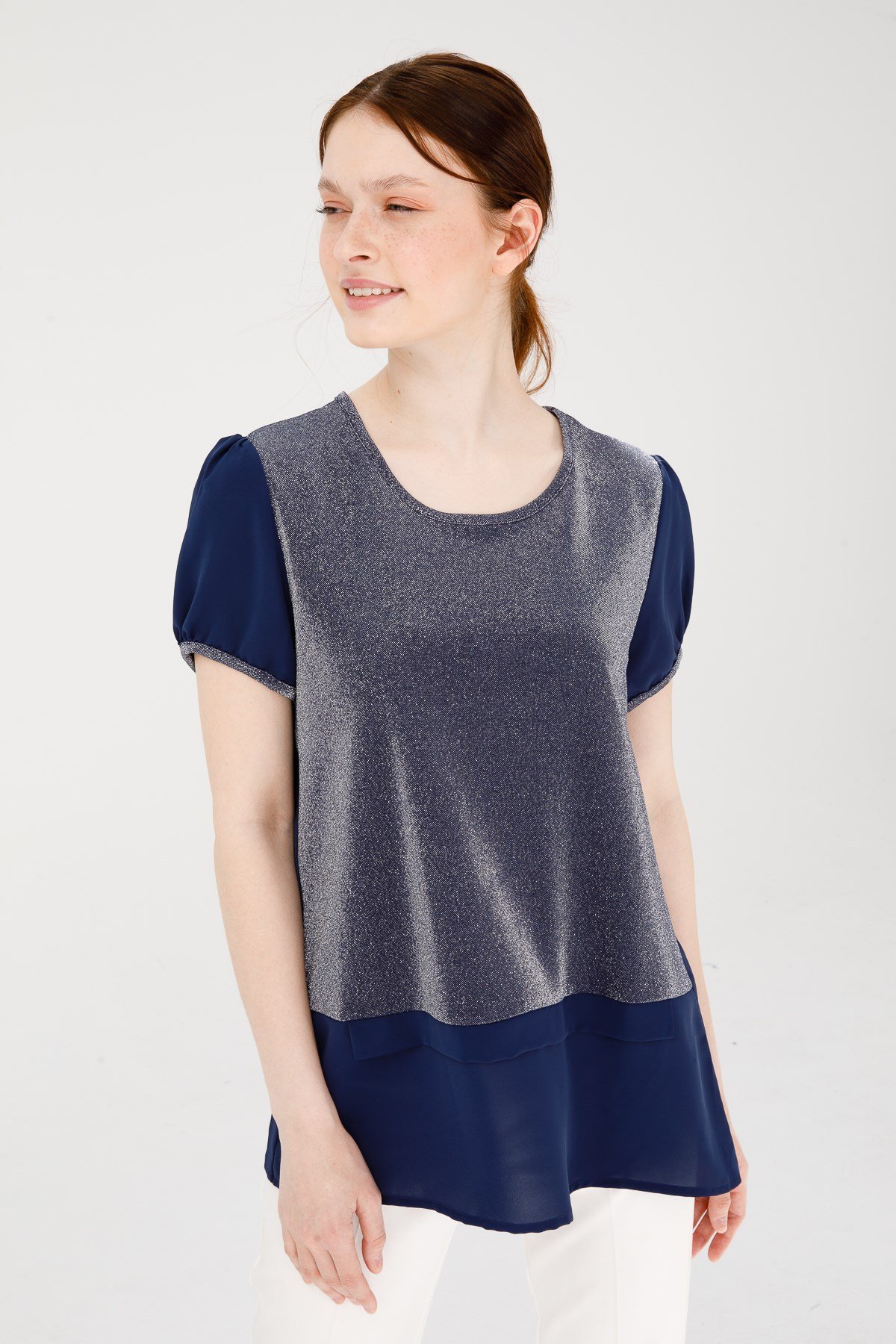 KADIN SIFIR YAKA KISA KOL PARLAK KUMAŞ BLUZ LACİVERT