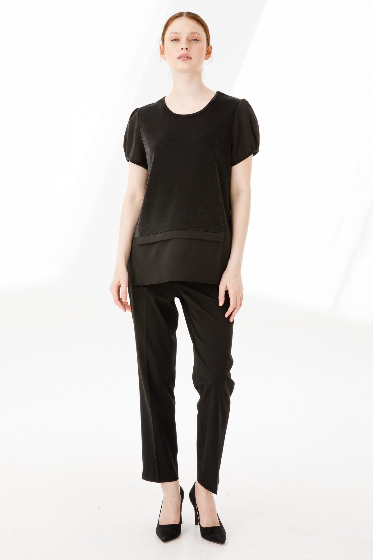 KADIN SIFIR YAKA KISA KOL PARLAK KUMAŞ BLUZ SİYAH