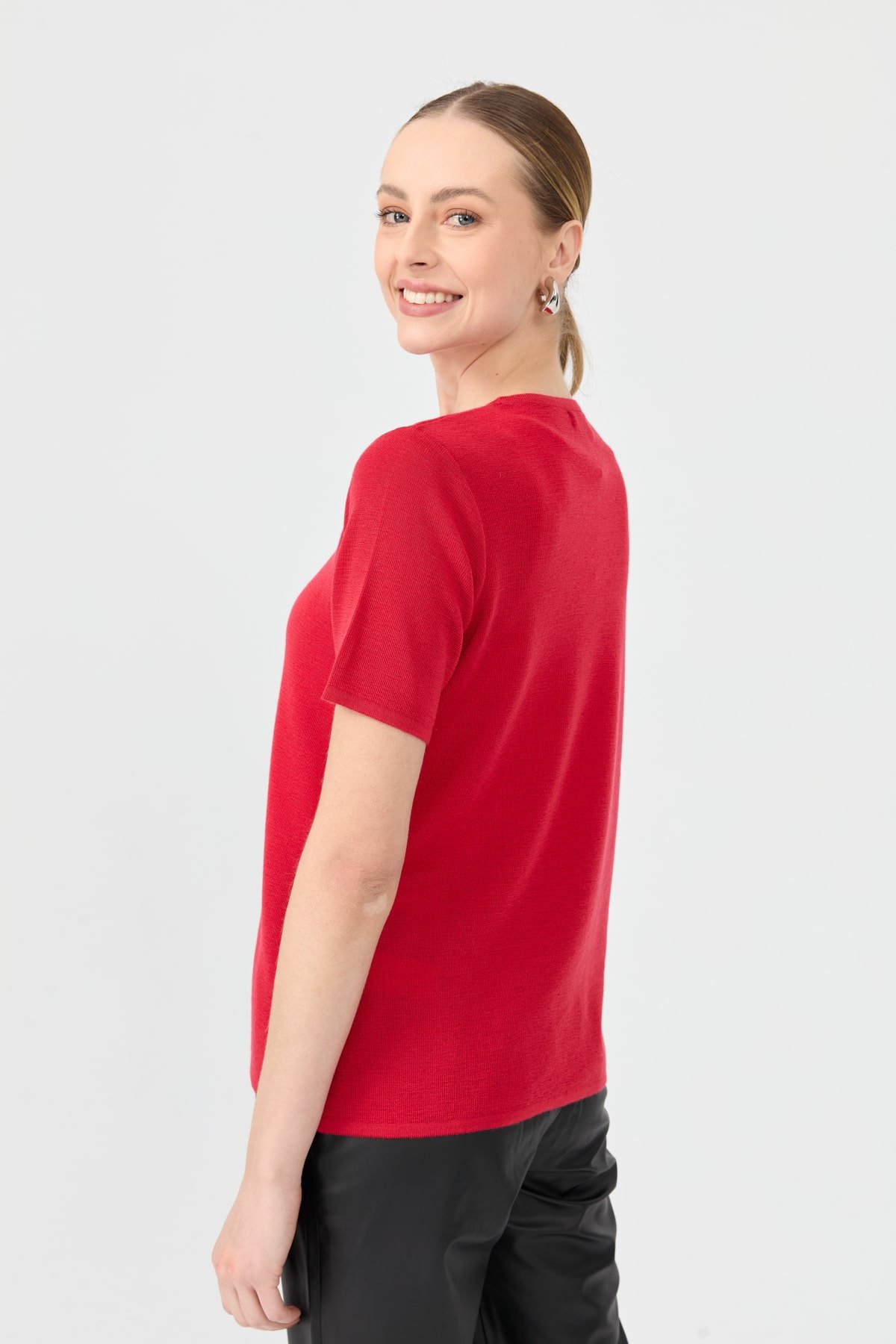 24112Kadın Sıfır Yaka Kısa Kollu Basic Yün Bluz A.Kırmızı