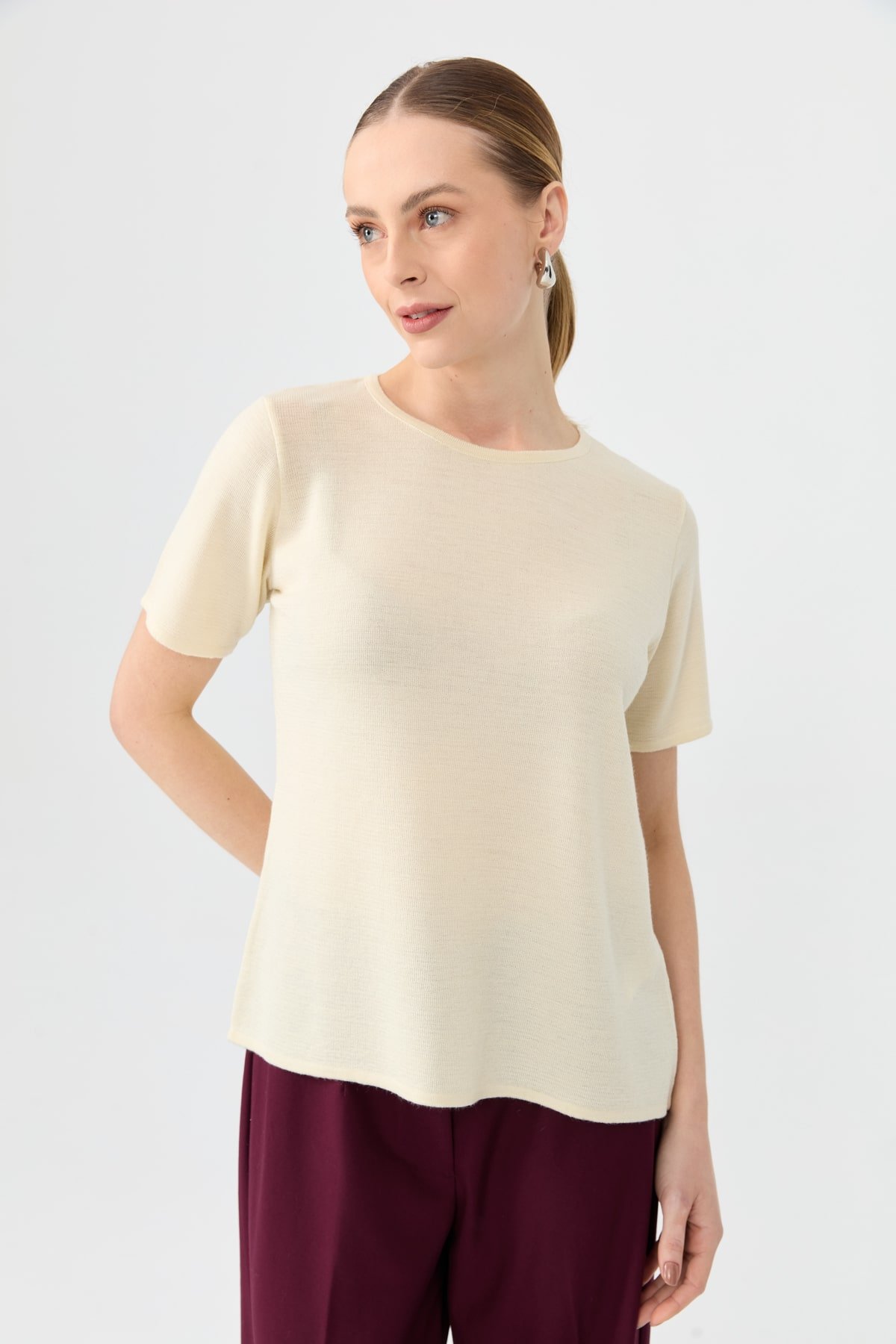 24112Kadın Sıfır Yaka Kısa Kollu Basic Yün Bluz Kemik