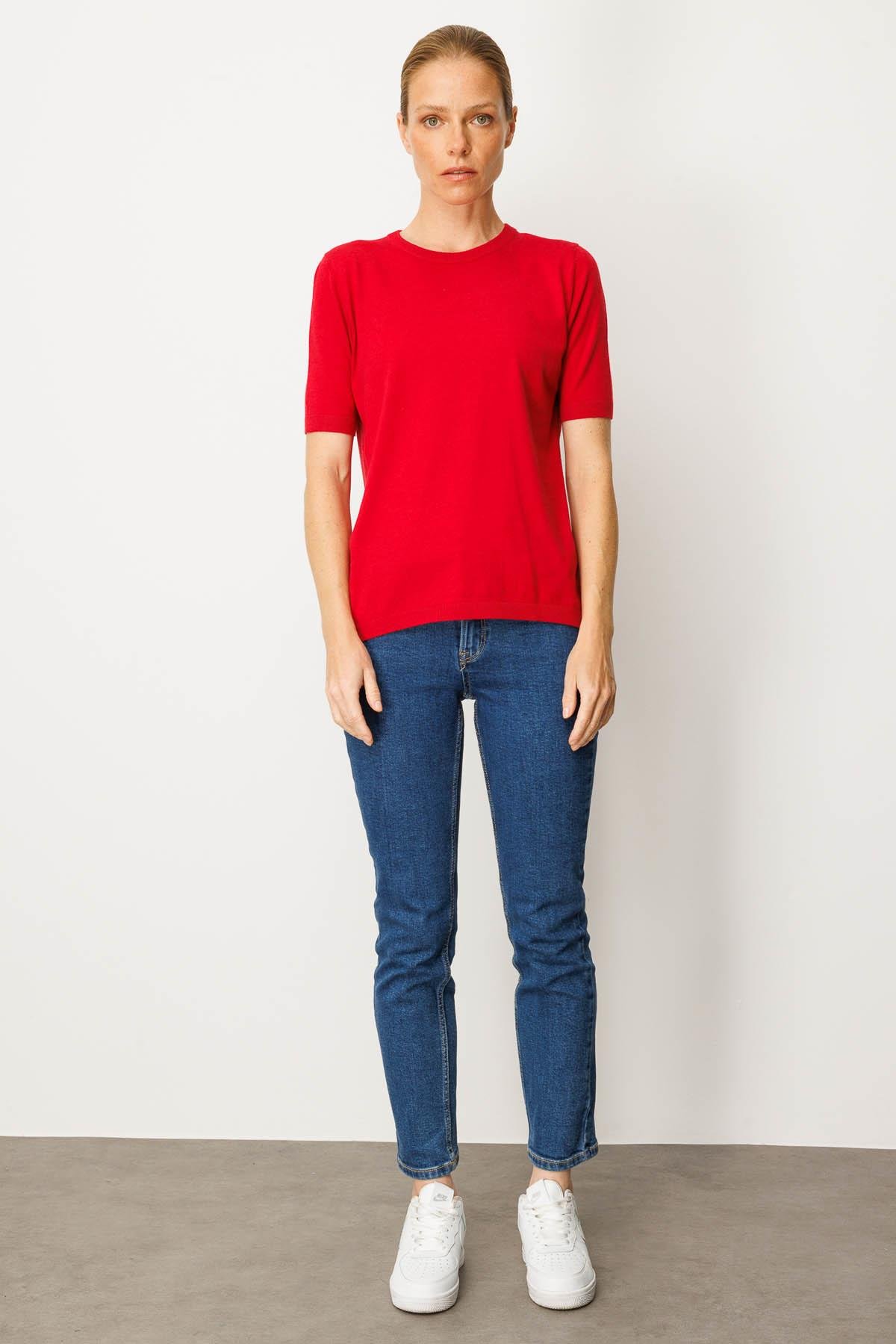 25392Kadın Sıfır Yaka Kısa Kollu Düz Bluz K.Kırmızı