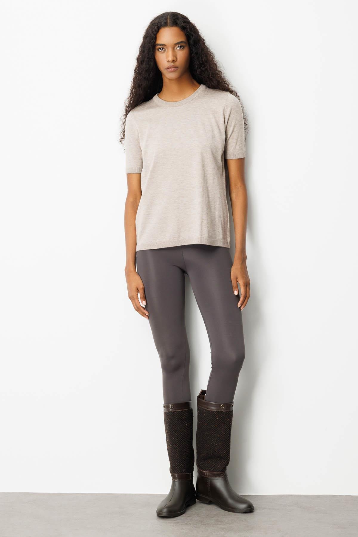 25392Kadın Sıfır Yaka Kısa Kollu Düz Bluz Vizon