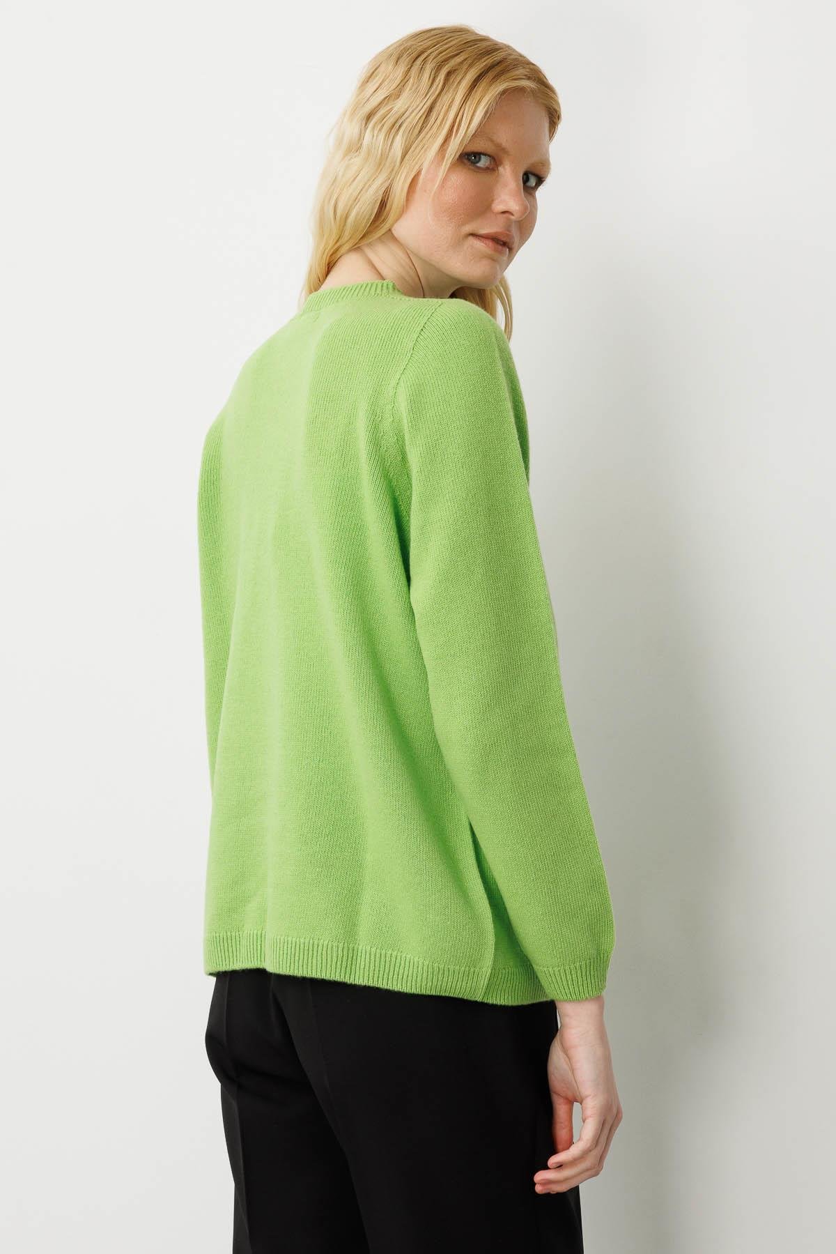 23163Kadın Sıfır Yaka Klasik Yün Kazak A.E.Yeşili