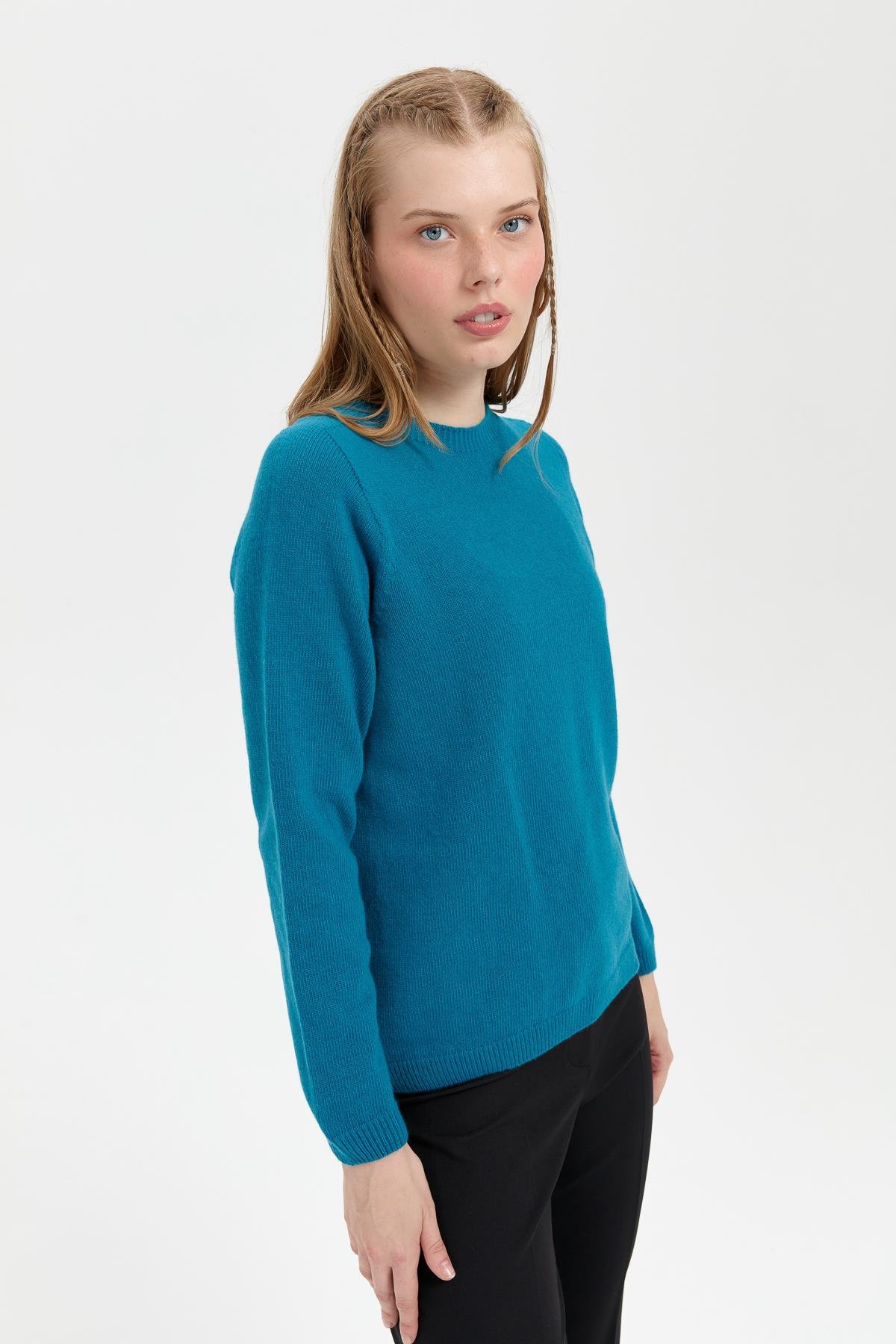 23163Kadın Sıfır Yaka Klasik Yün Kazak A.Petrol