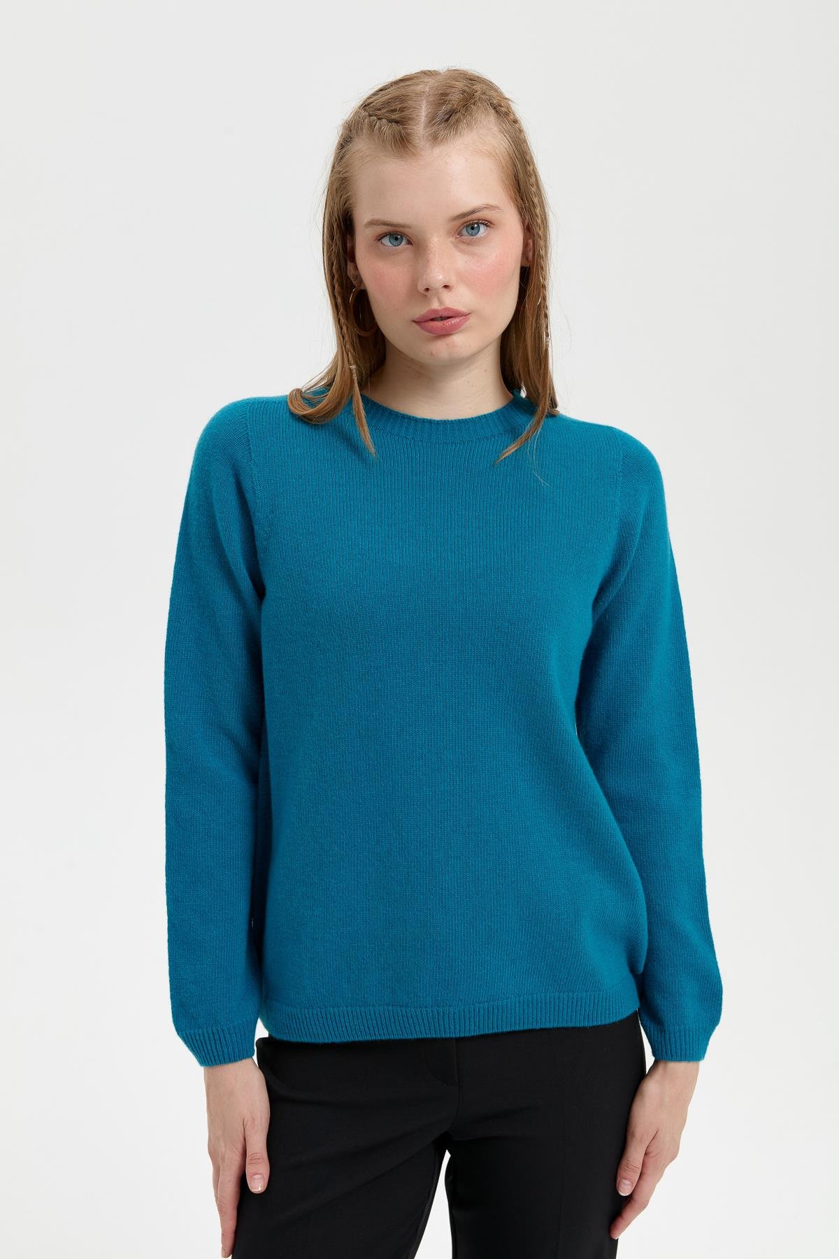 23163Kadın Sıfır Yaka Klasik Yün Kazak A.Petrol