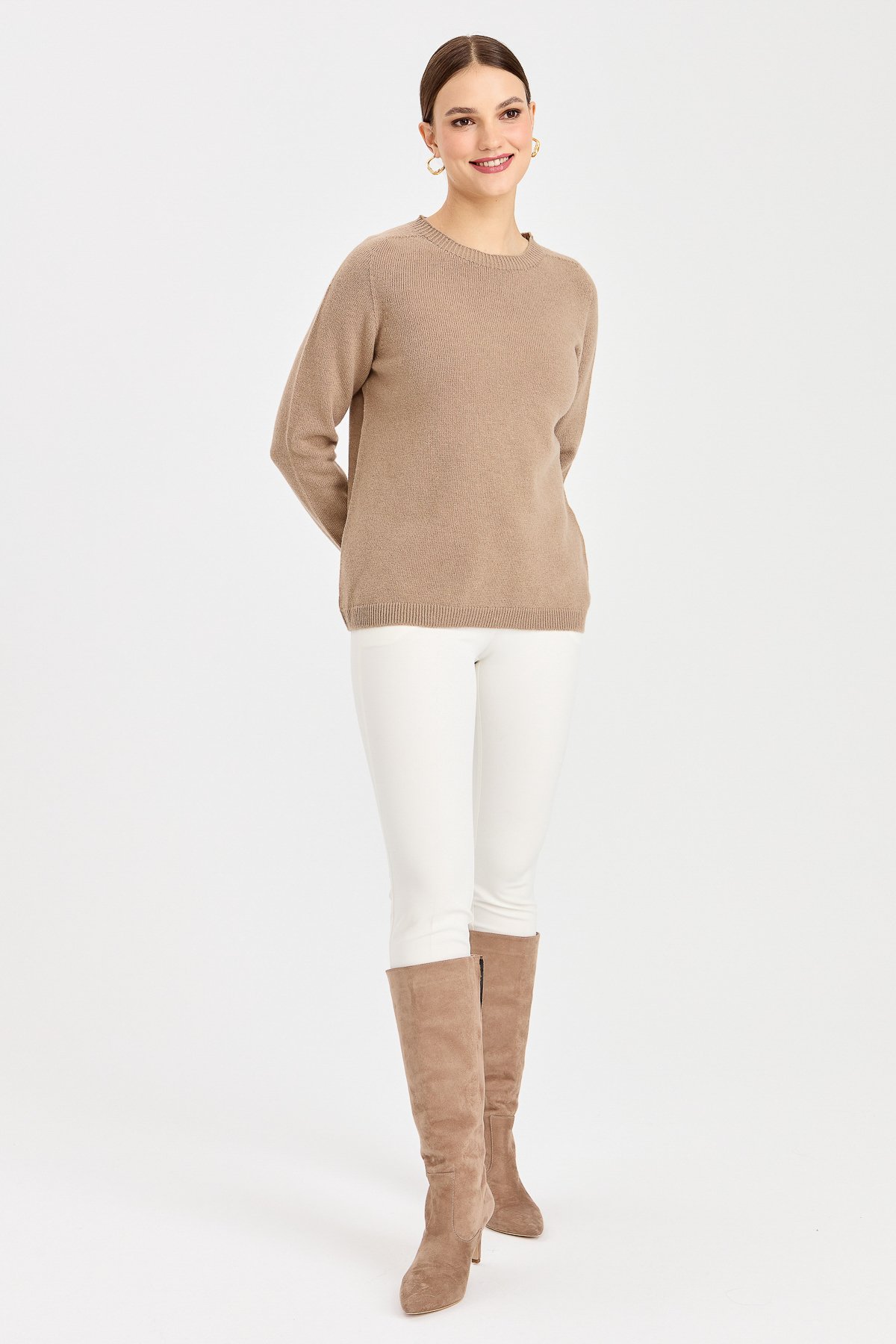 23163Kadın Sıfır Yaka Klasik Yün Kazak Bej