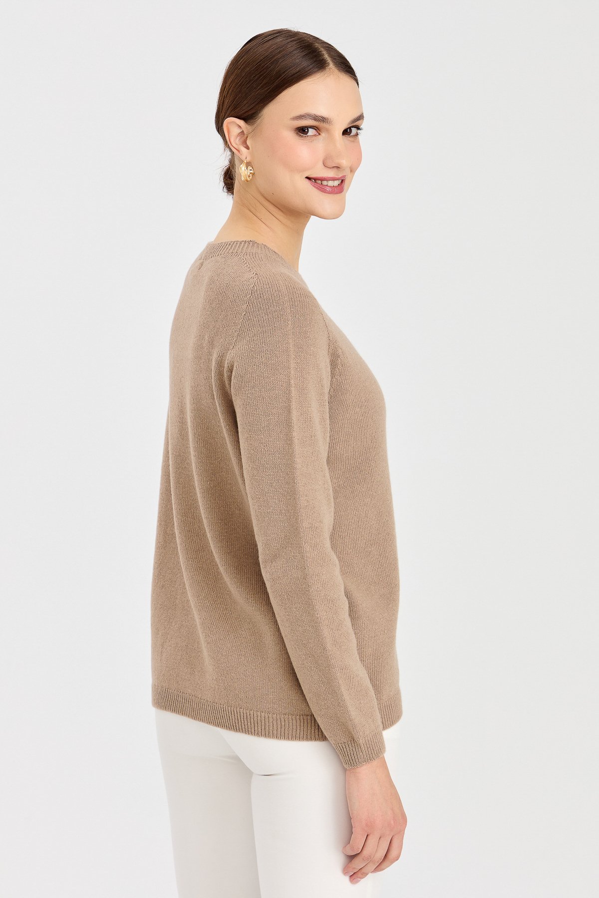 23163Kadın Sıfır Yaka Klasik Yün Kazak Bej