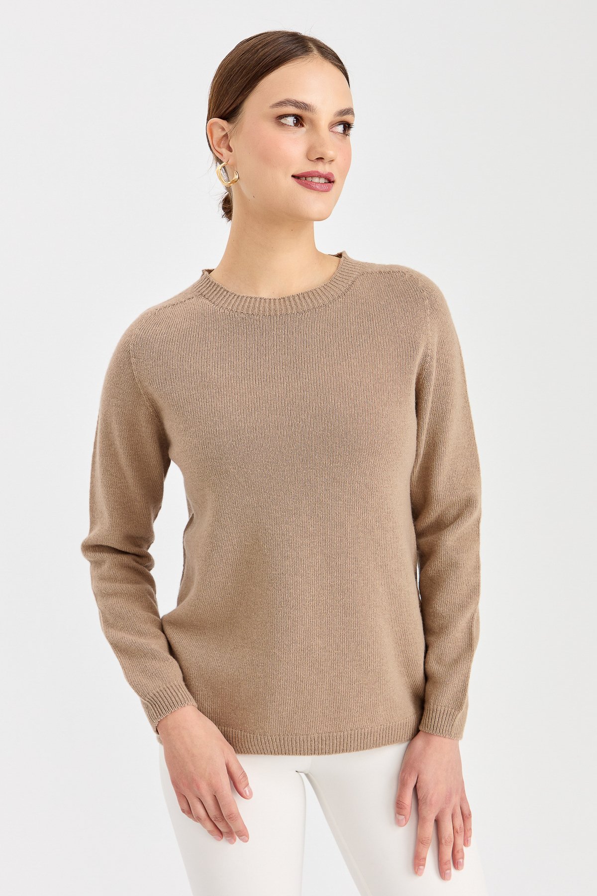 23163Kadın Sıfır Yaka Klasik Yün Kazak Bej