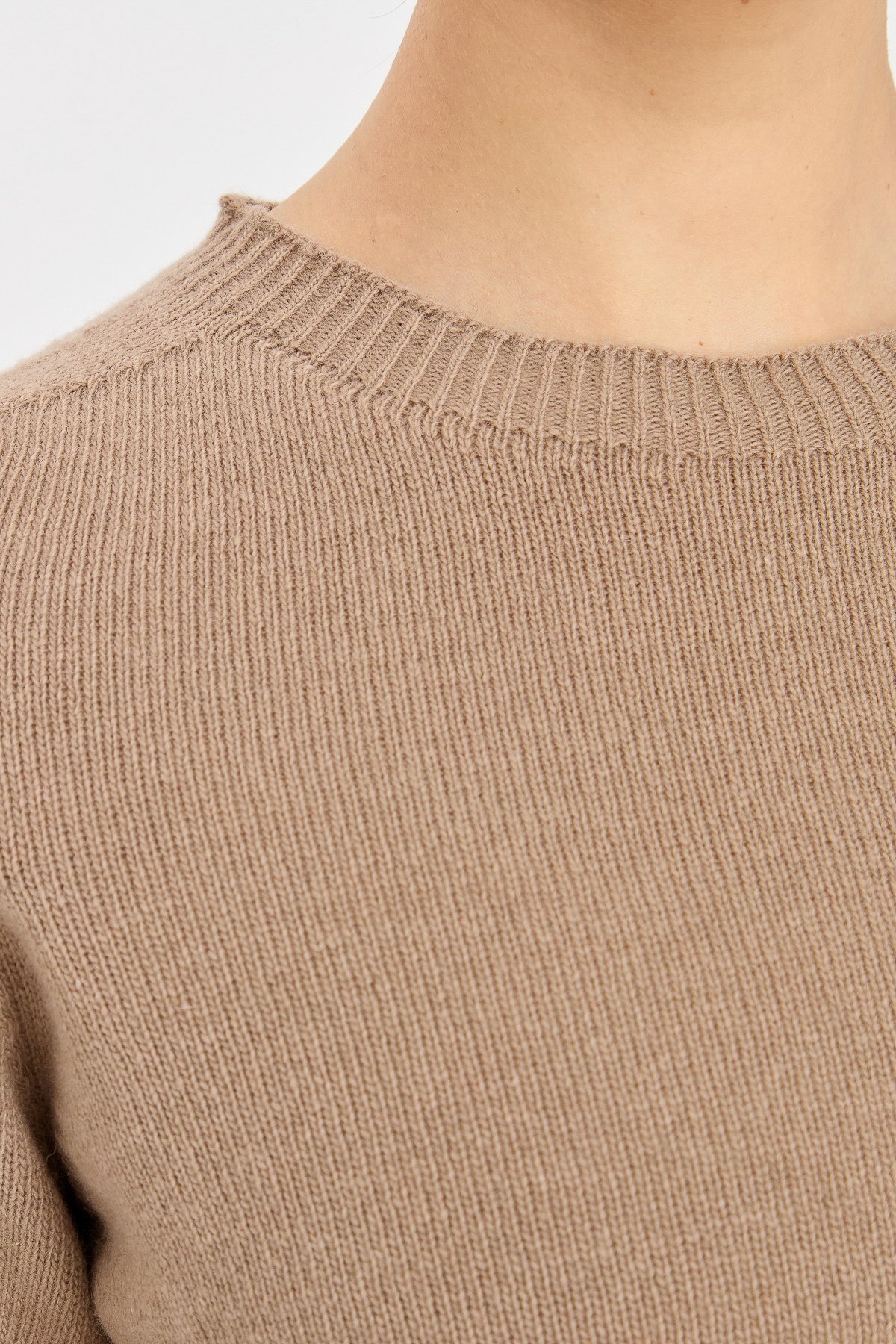 23163Kadın Sıfır Yaka Klasik Yün Kazak Bej