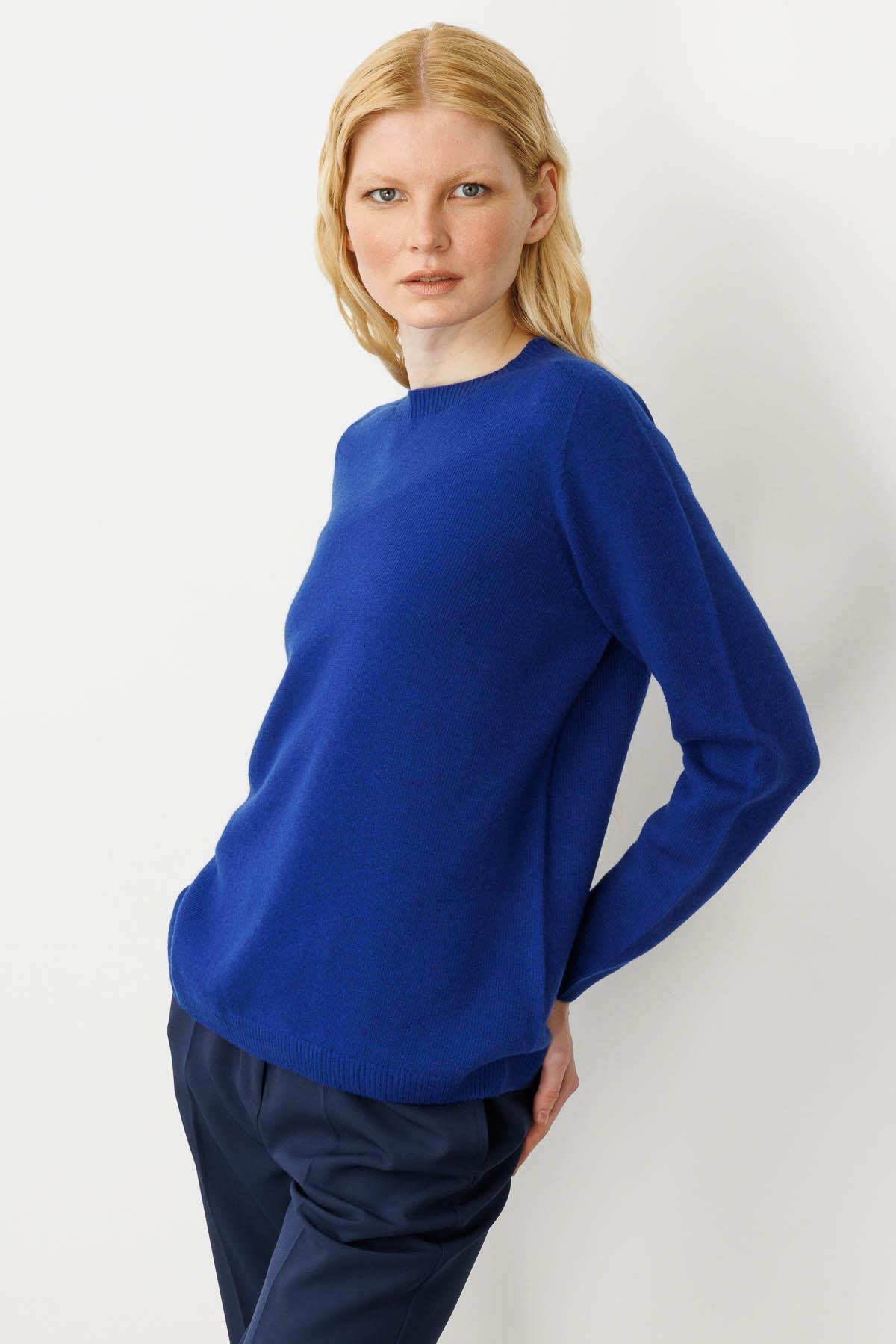 23163Kadın Sıfır Yaka Klasik Yün Kazak K.S.Mavi