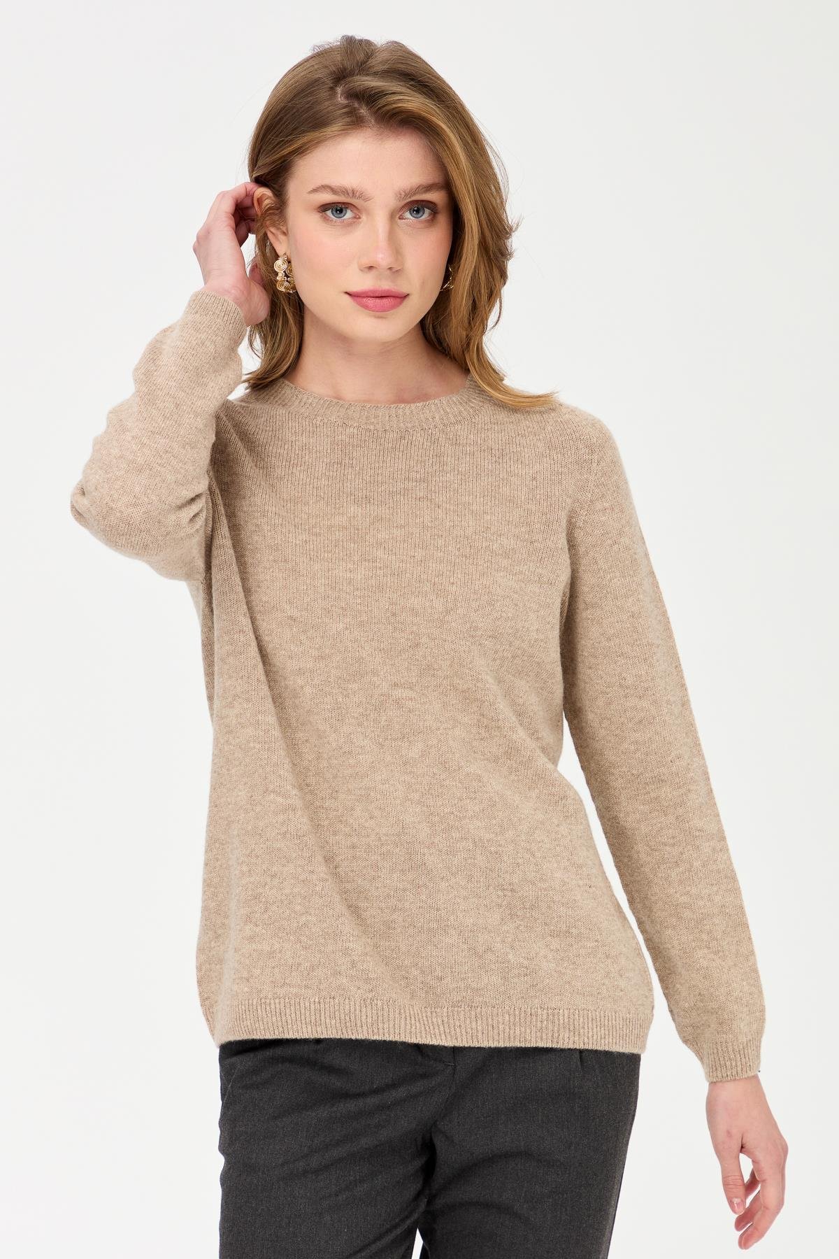 23163Kadın Sıfır Yaka Klasik Yün Kazak K.Bej