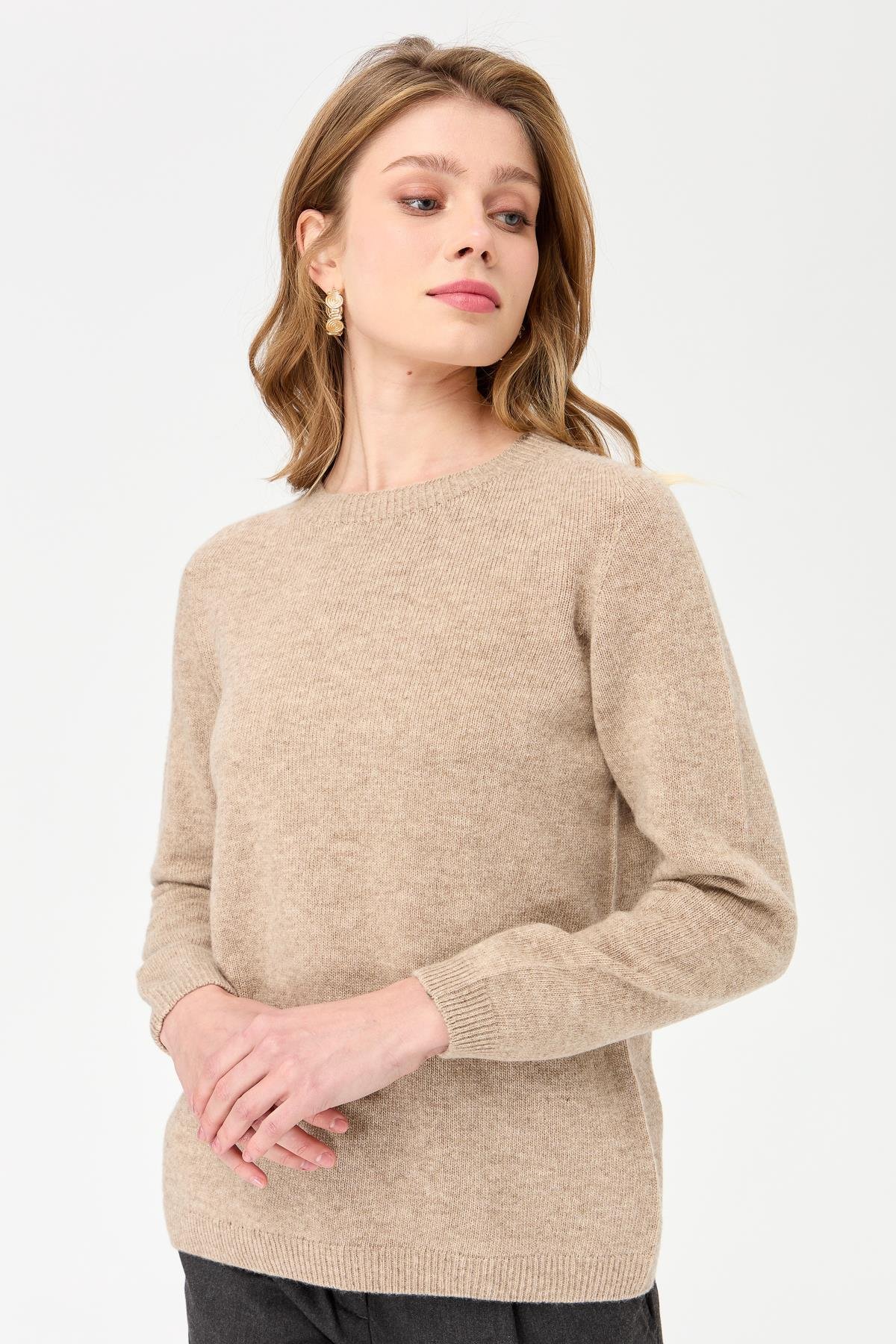 23163Kadın Sıfır Yaka Klasik Yün Kazak K.Bej