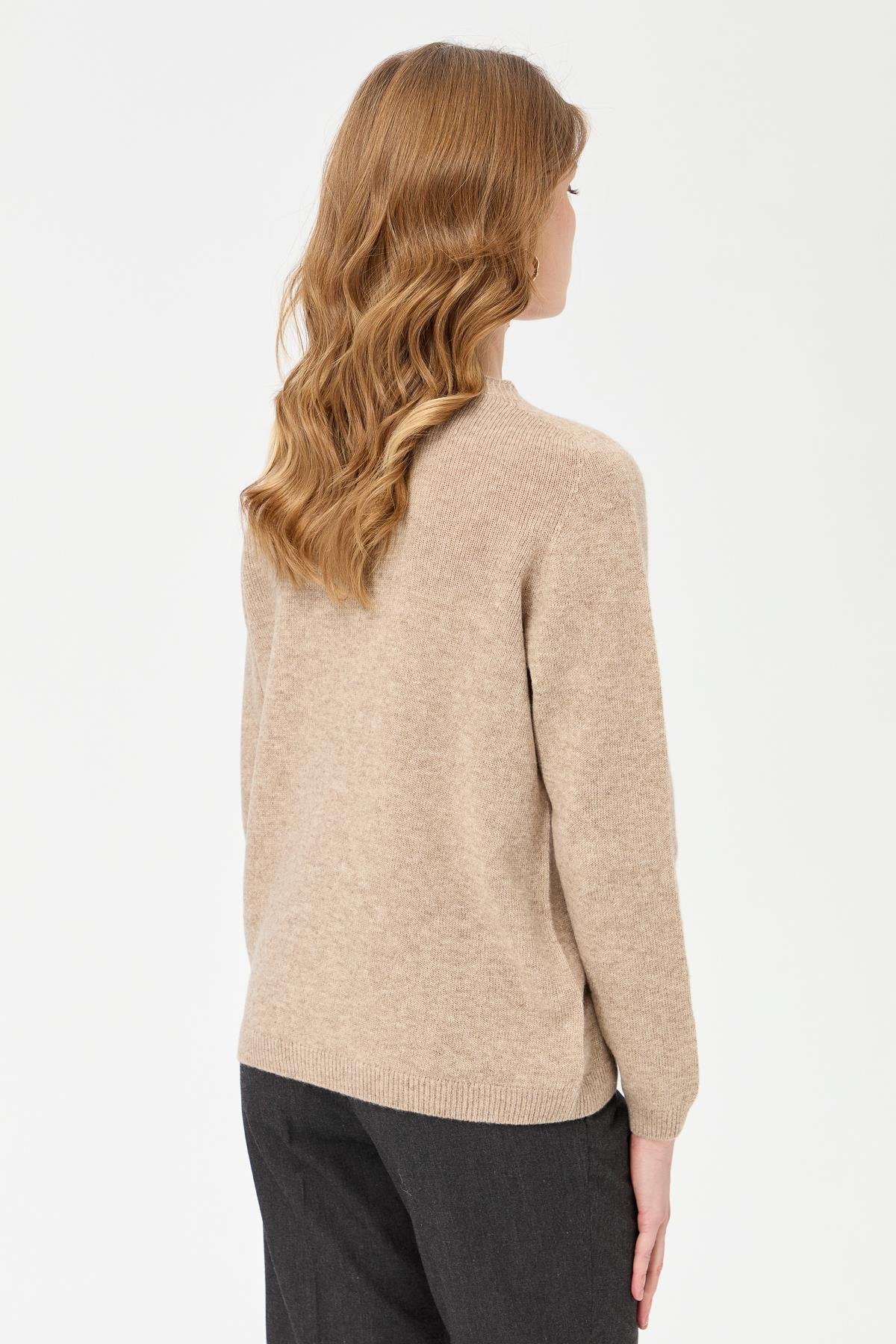 23163Kadın Sıfır Yaka Klasik Yün Kazak K.Bej