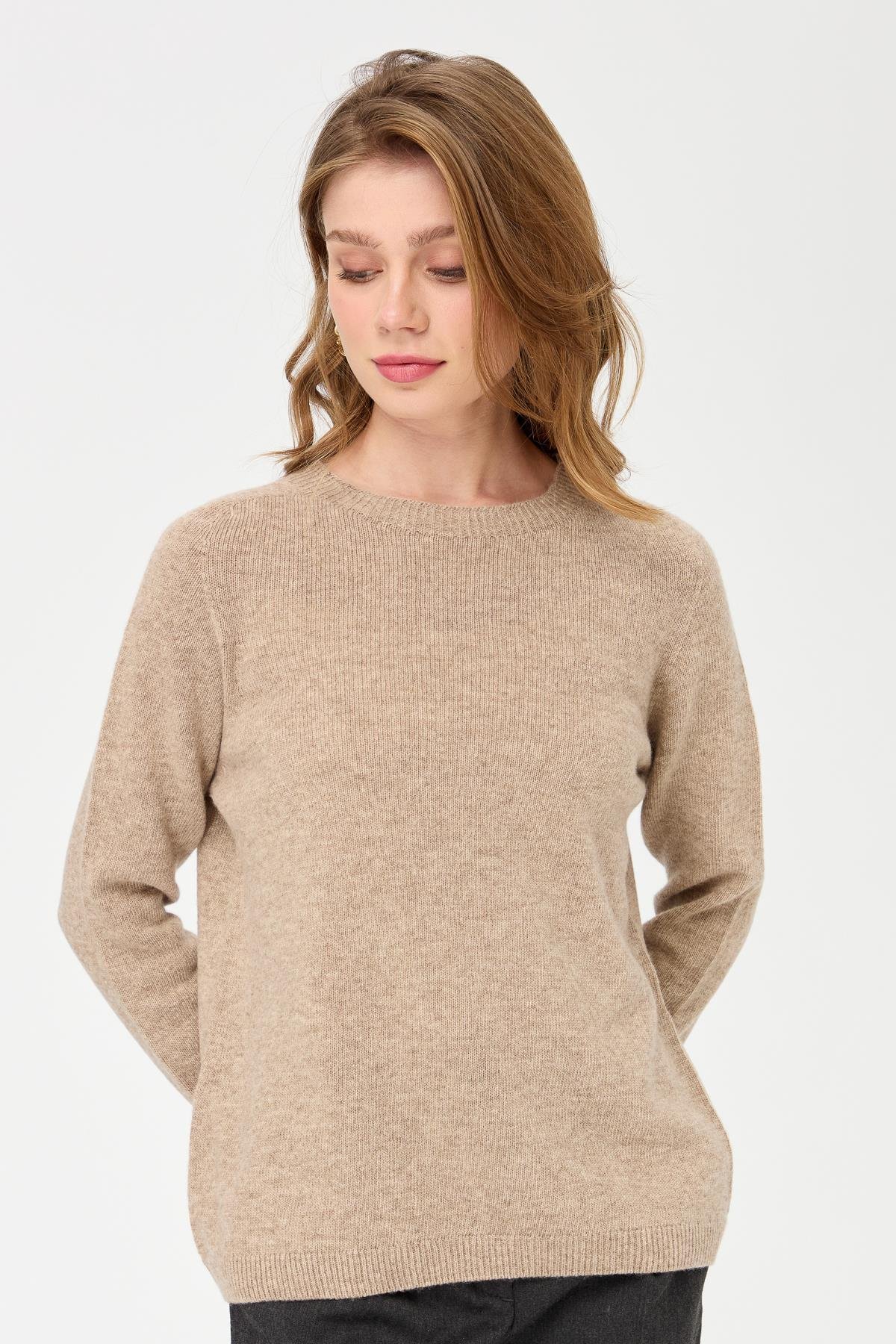 23163Kadın Sıfır Yaka Klasik Yün Kazak K.Bej