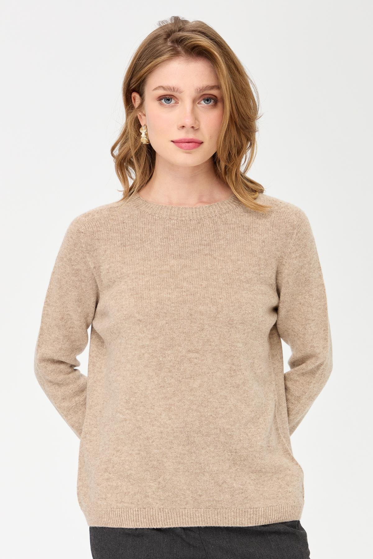 23163Kadın Sıfır Yaka Klasik Yün Kazak K.Bej