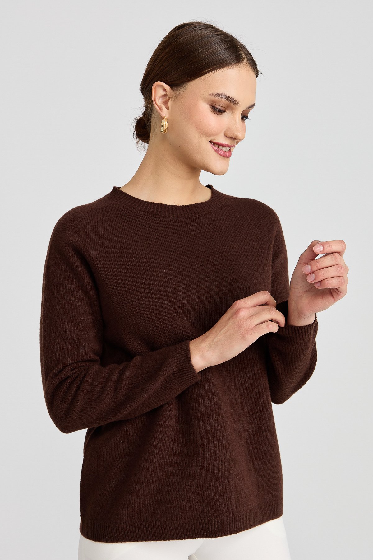 23163Kadın Sıfır Yaka Klasik Yün Kazak M.Kahve