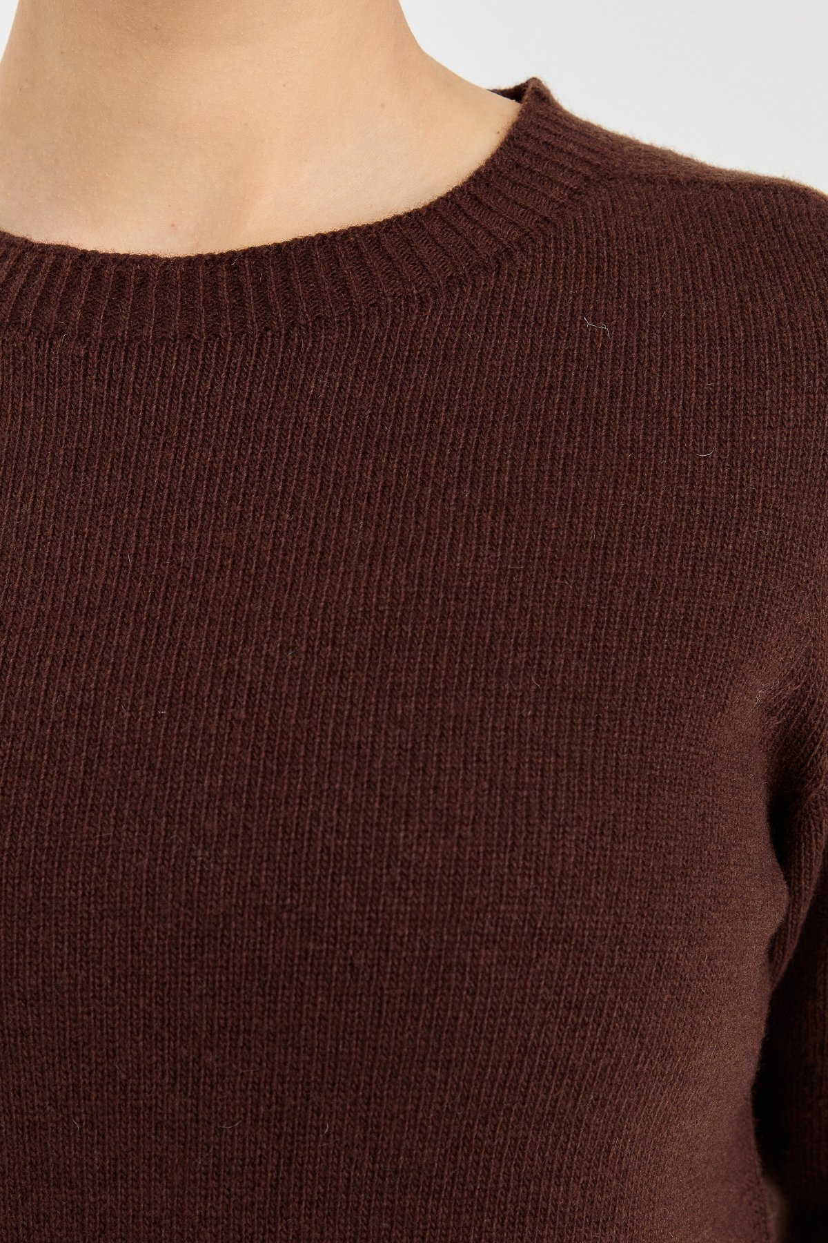 23163Kadın Sıfır Yaka Klasik Yün Kazak M.Kahve