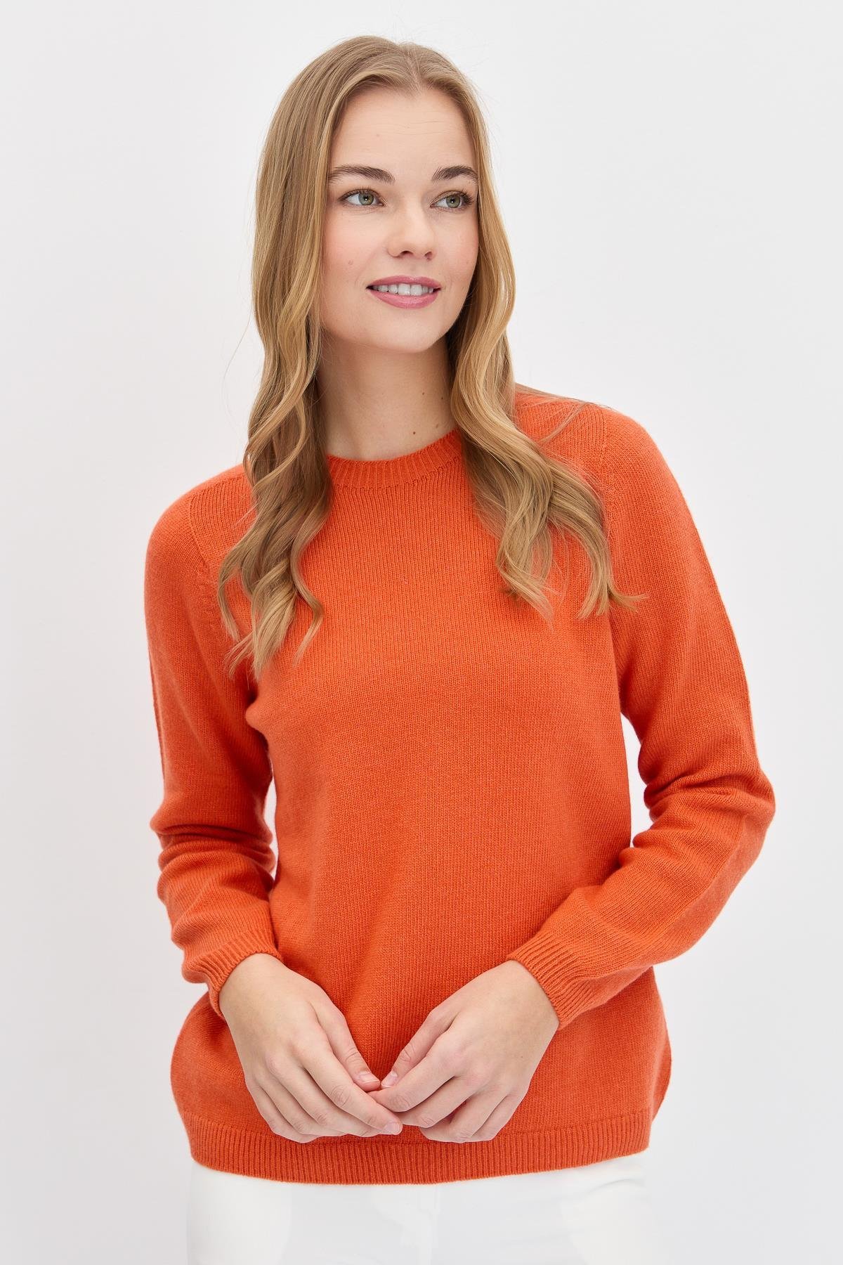 23163Kadın Sıfır Yaka Klasik Yün Kazak Portakal