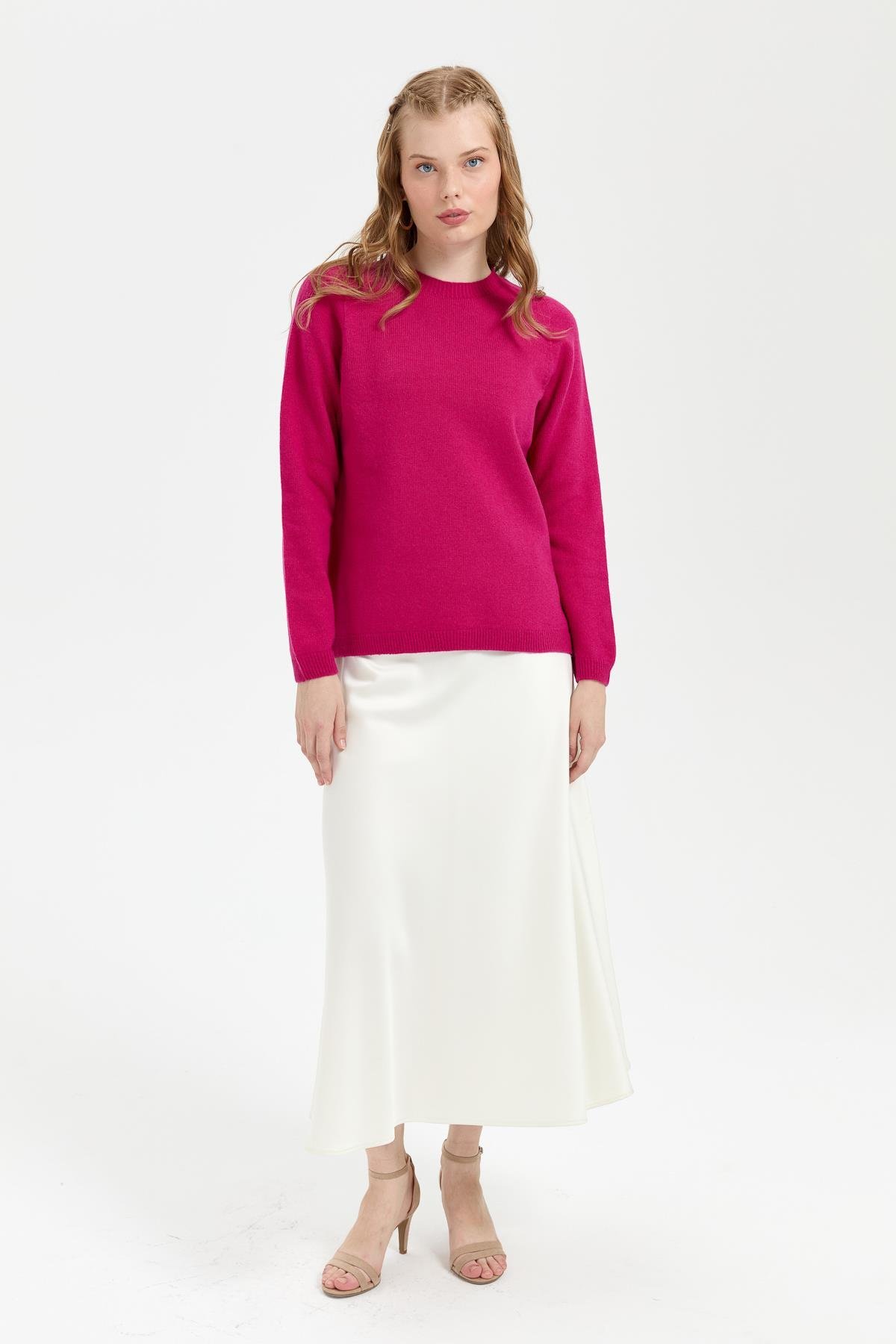 23163Kadın Sıfır Yaka Klasik Yün Kazak Sıklamen