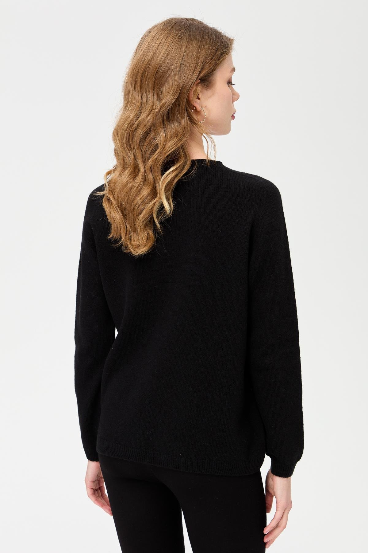 23163Kadın Sıfır Yaka Klasik Yün Kazak Siyah