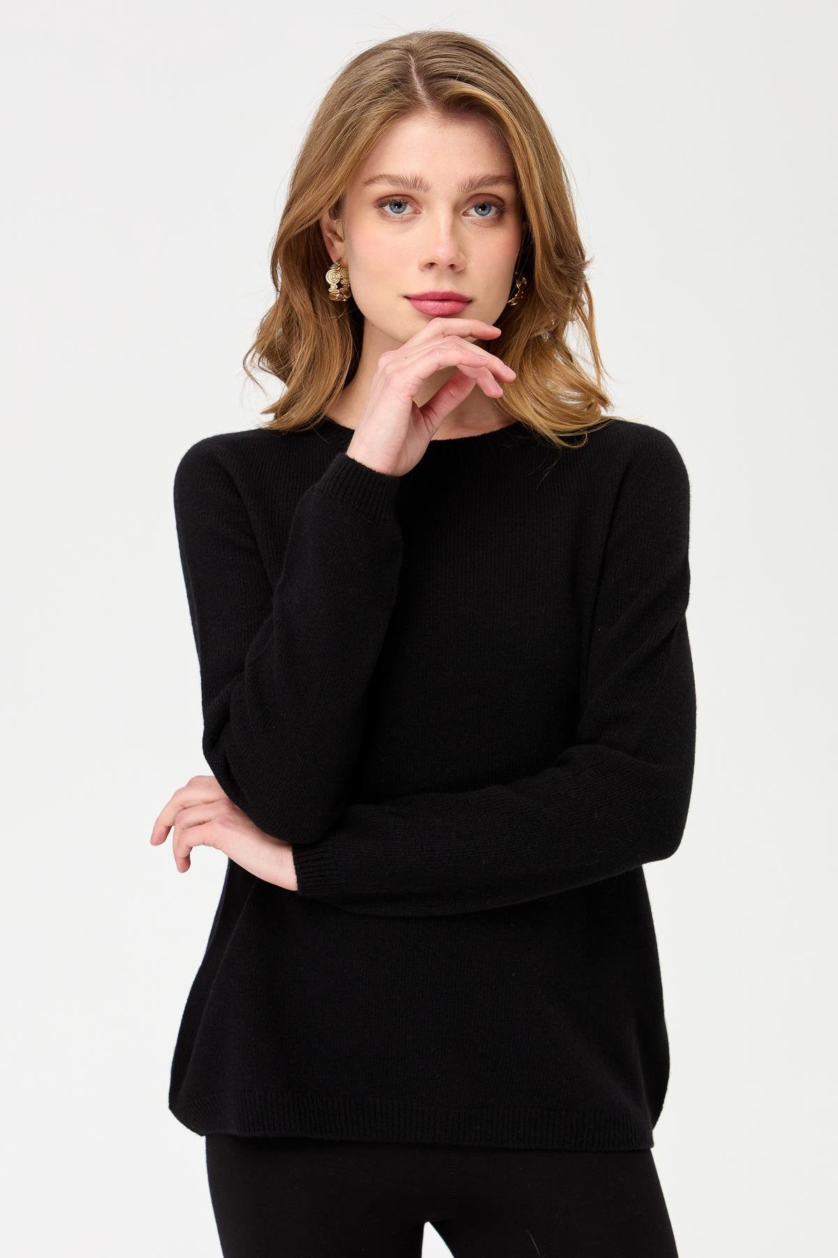 23163Kadın Sıfır Yaka Klasik Yün Kazak Siyah