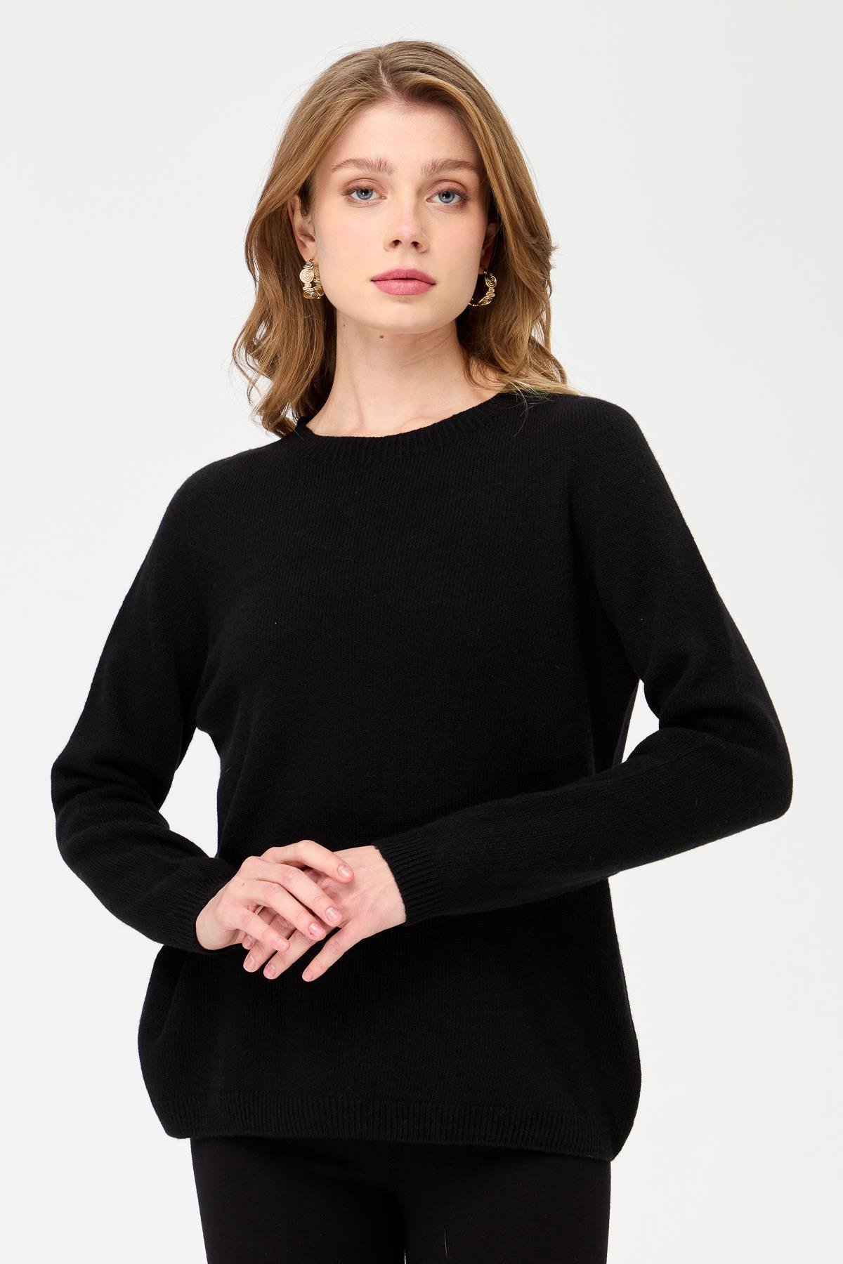 23163Kadın Sıfır Yaka Klasik Yün Kazak Siyah