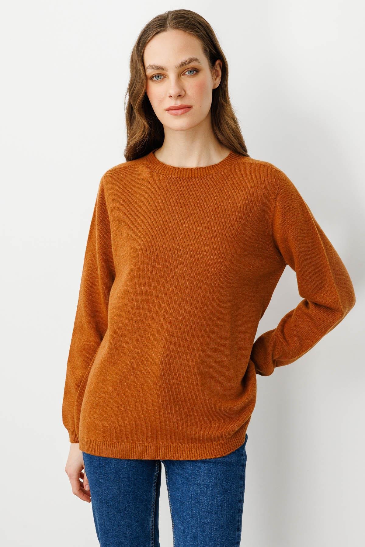 23163Kadın Sıfır Yaka Klasik Yün Kazak Tarçın