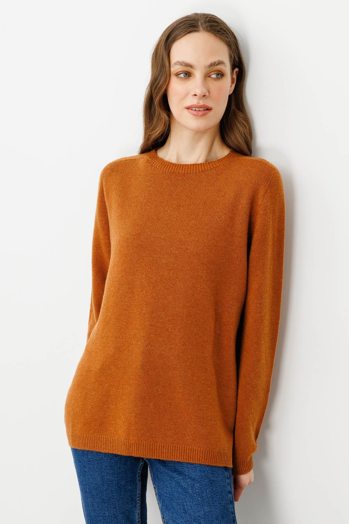 23163Kadın Sıfır Yaka Klasik Yün Kazak Tarçın