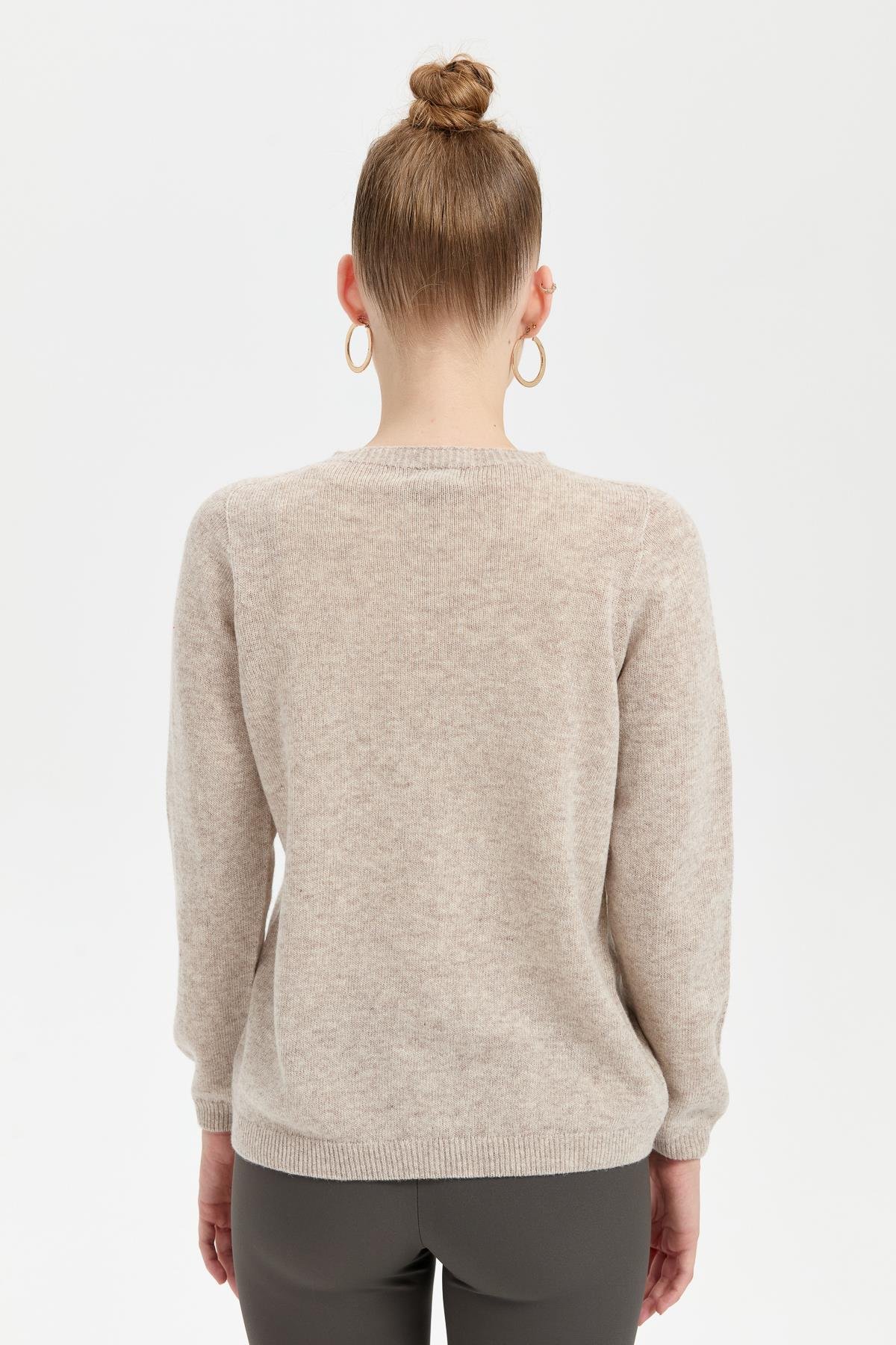 23163Kadın Sıfır Yaka Klasik Yün Kazak V.Bej