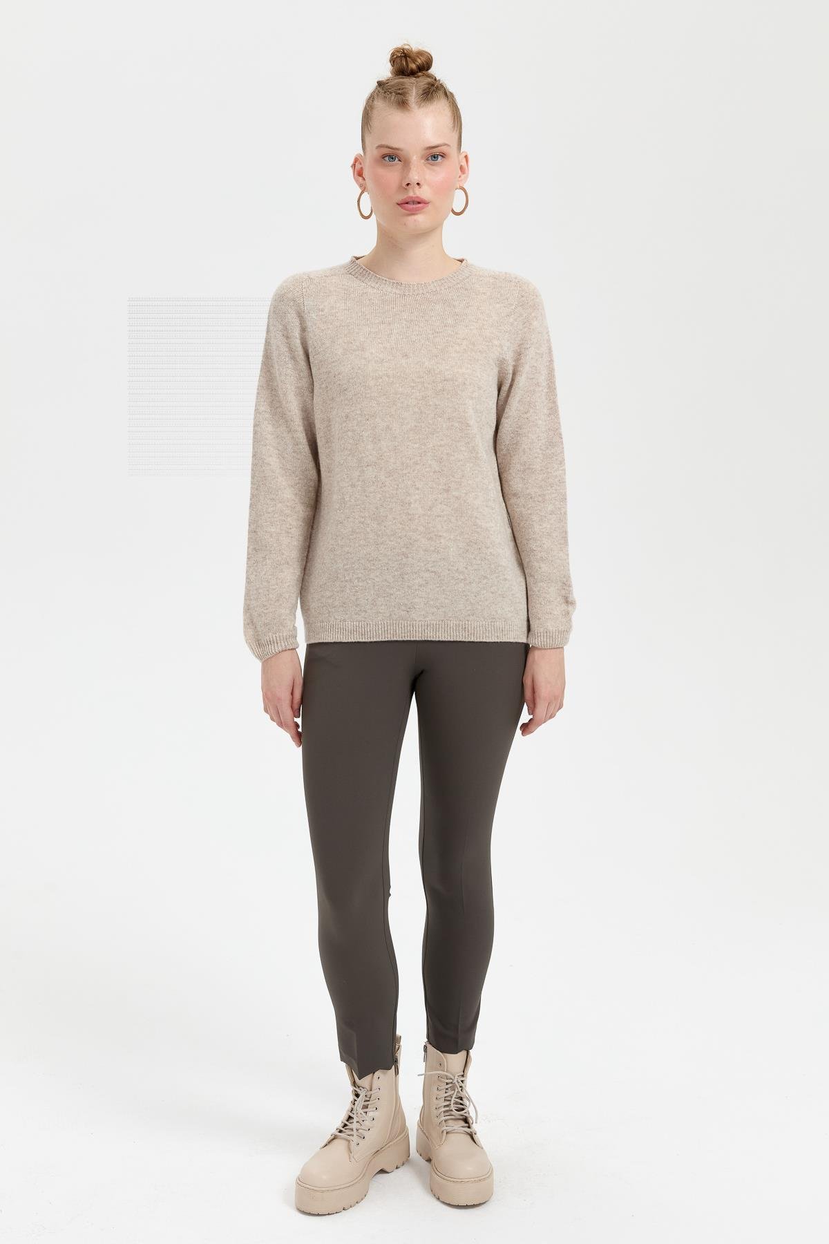 23163Kadın Sıfır Yaka Klasik Yün Kazak V.Bej