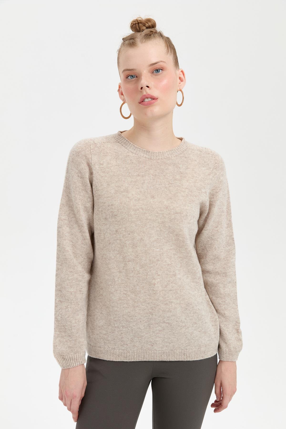 23163Kadın Sıfır Yaka Klasik Yün Kazak V.Bej