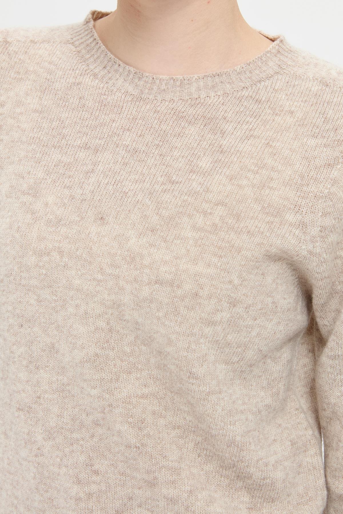 23163Kadın Sıfır Yaka Klasik Yün Kazak V.Bej