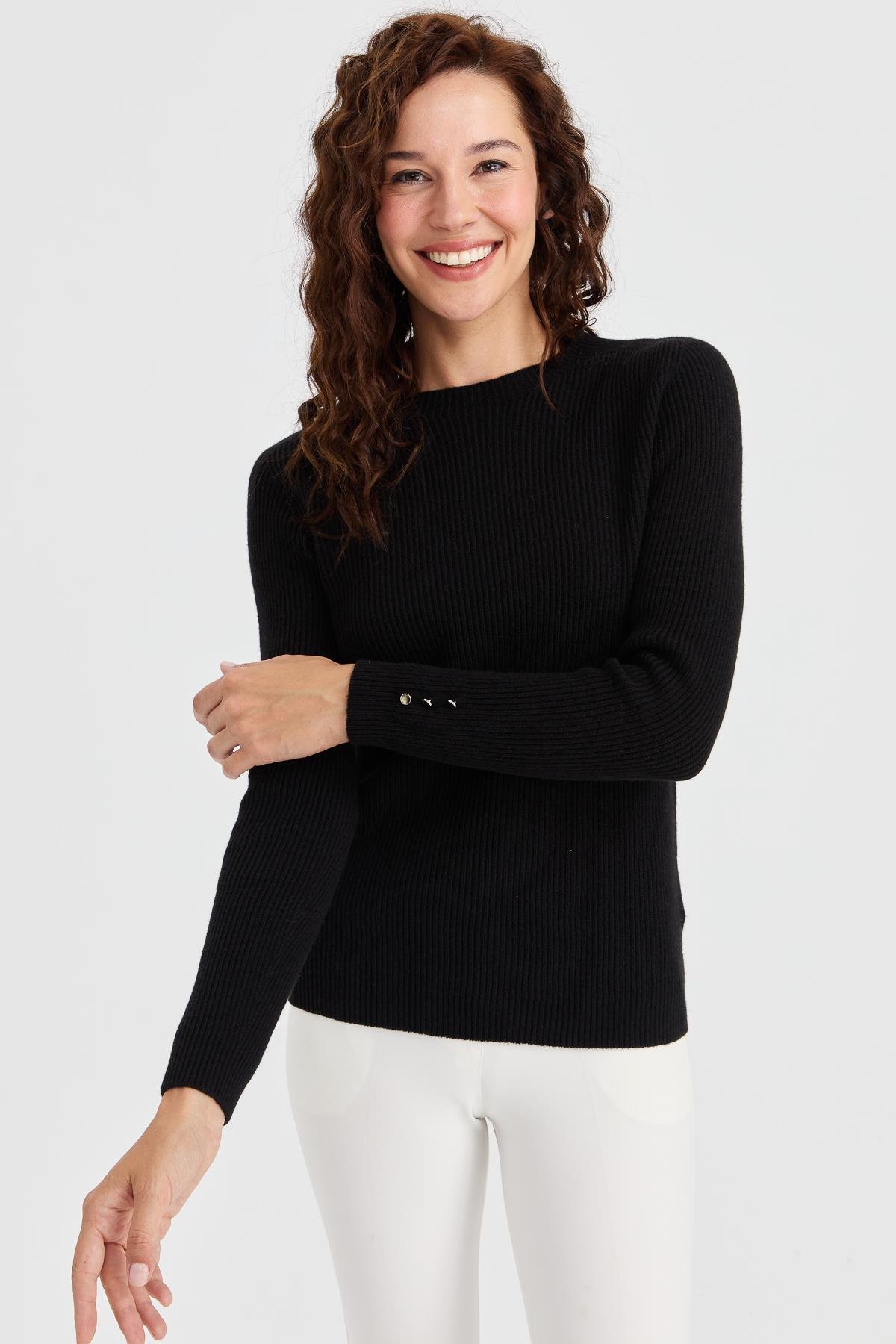 23158Kadın Sıfır Yaka Kol Ucu Düğmeli Yün Kazak Siyah