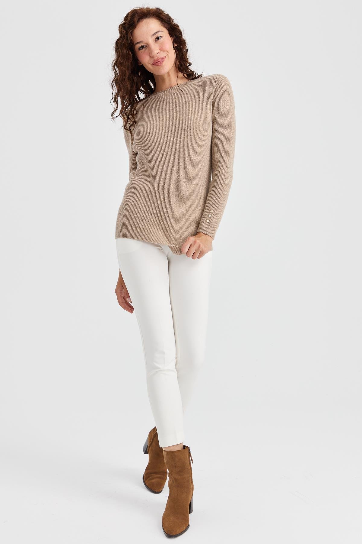 23158Kadın Sıfır Yaka Kol Ucu Düğmeli Yün Kazak K.Bej