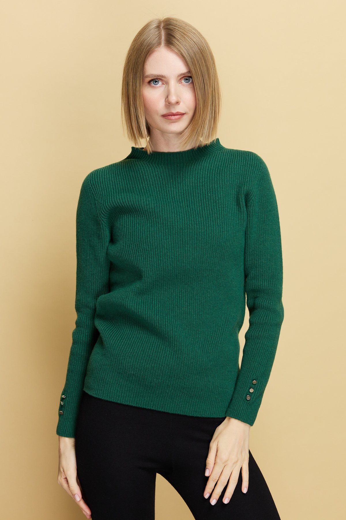 23158Kadın Sıfır Yaka Kol Ucu Düğmeli Yün Kazak A.Ö.Başı