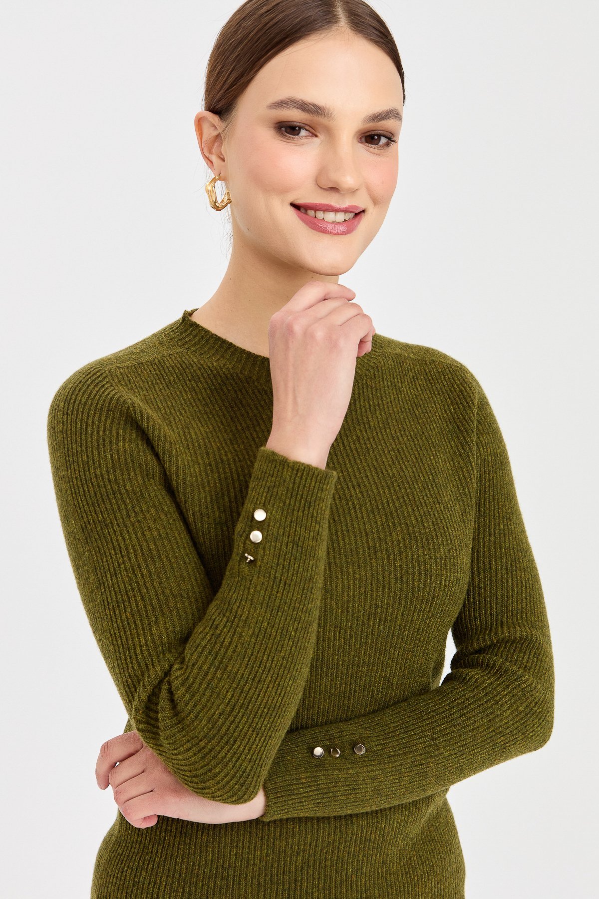 23158Kadın Sıfır Yaka Kol Ucu Düğmeli Yün Kazak A.K.Yeşili