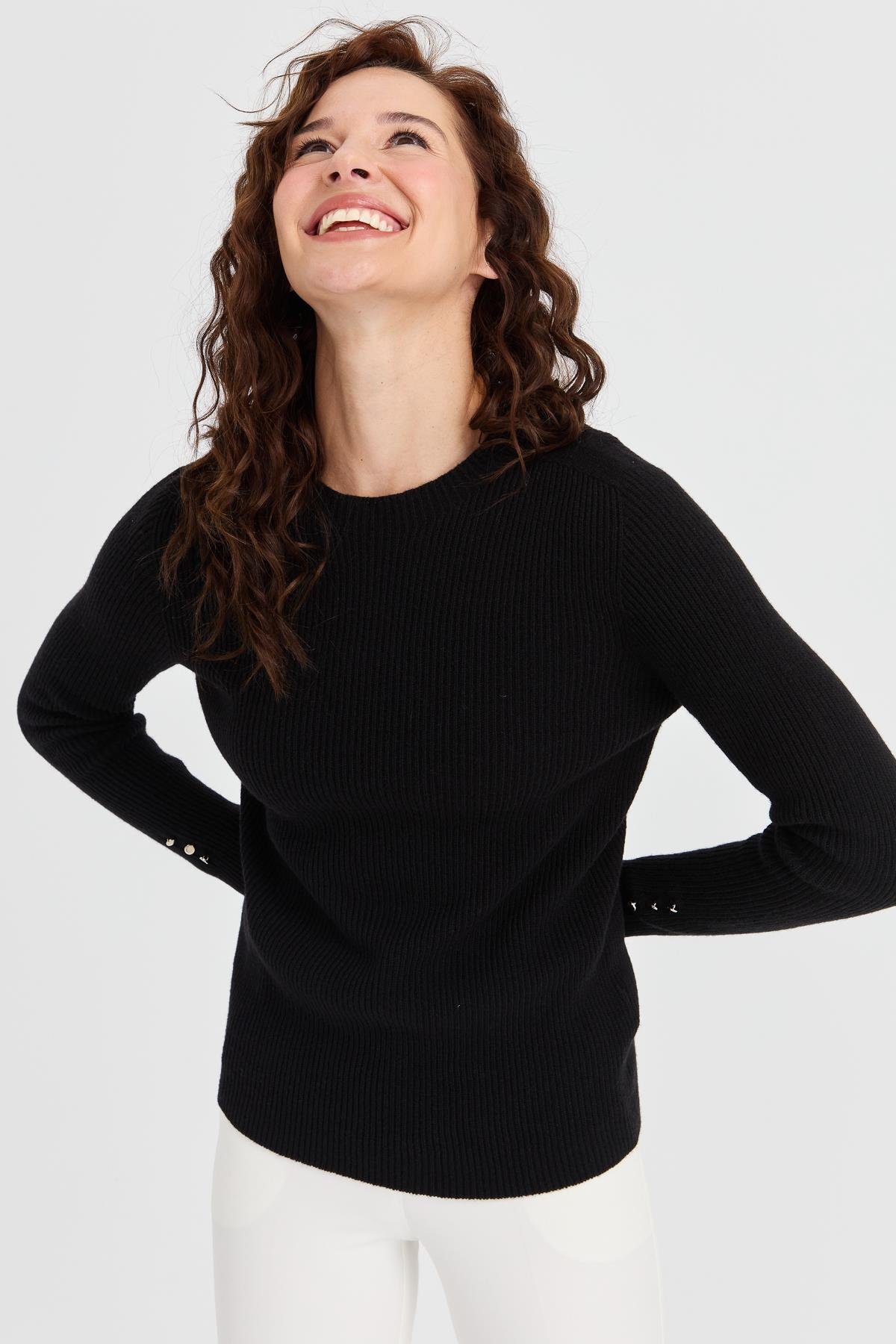 23158Kadın Sıfır Yaka Kol Ucu Düğmeli Yün Kazak Siyah