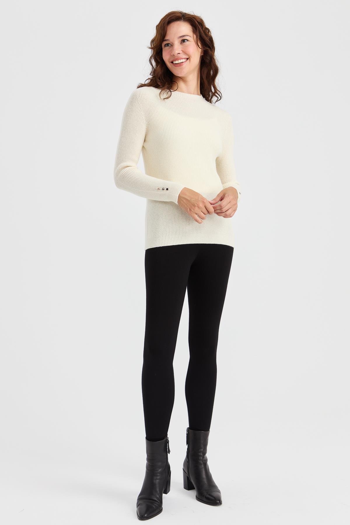 23158Kadın Sıfır Yaka Kol Ucu Düğmeli Yün Kazak Kemik